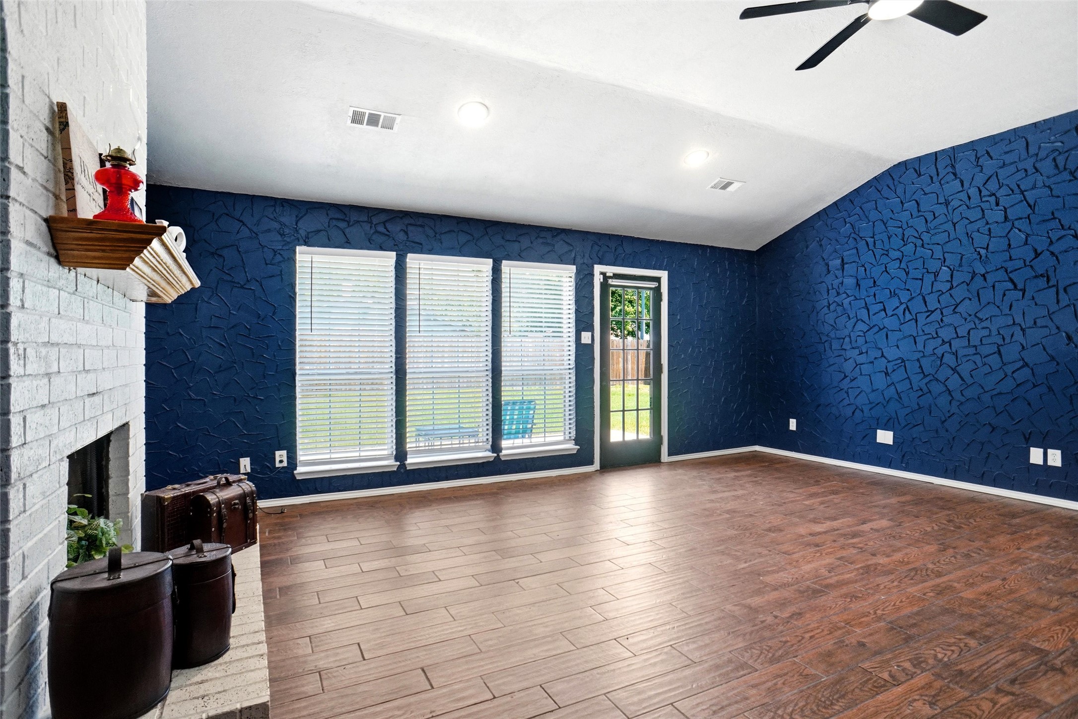 7150 Allyn Drive Azle TX 76020