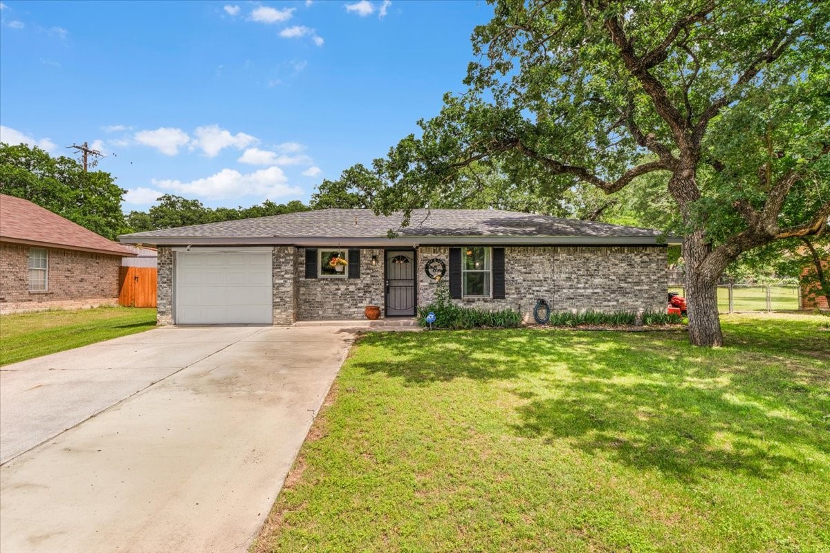 105 Rhoades Street Azle TX 76020