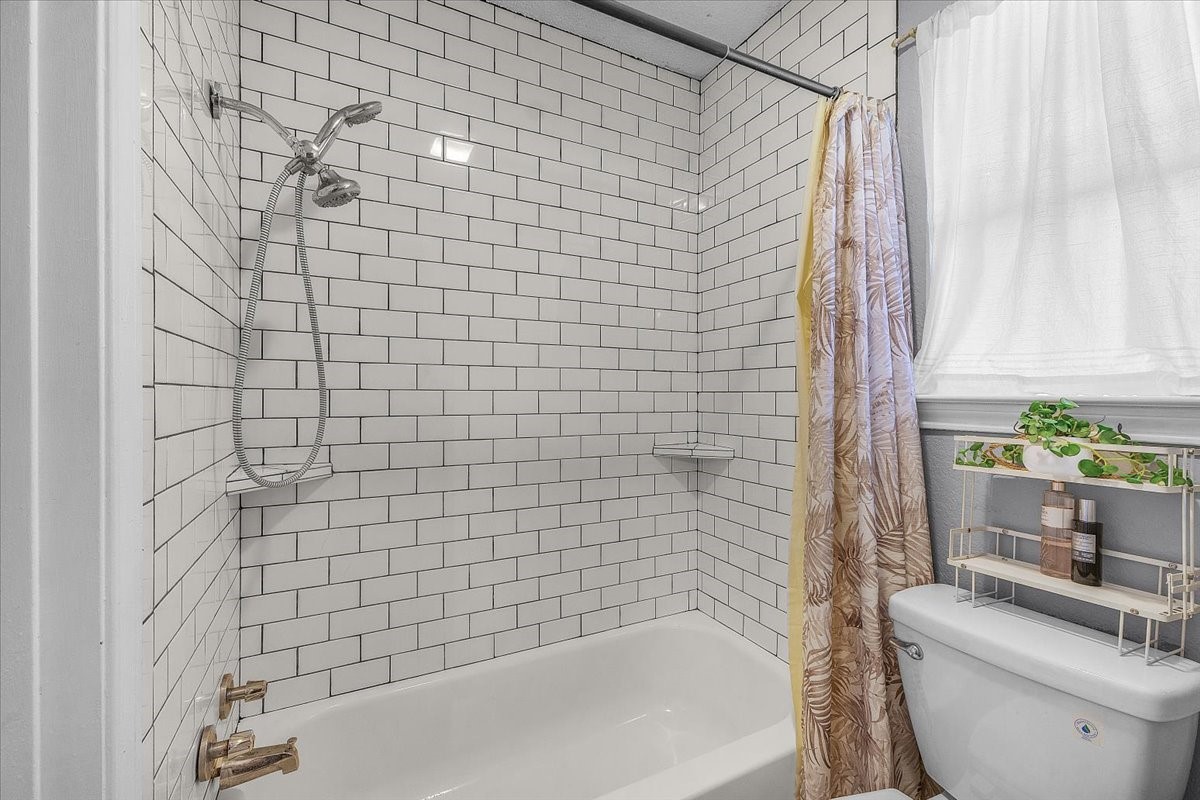 105 Rhoades Street Azle TX 76020
