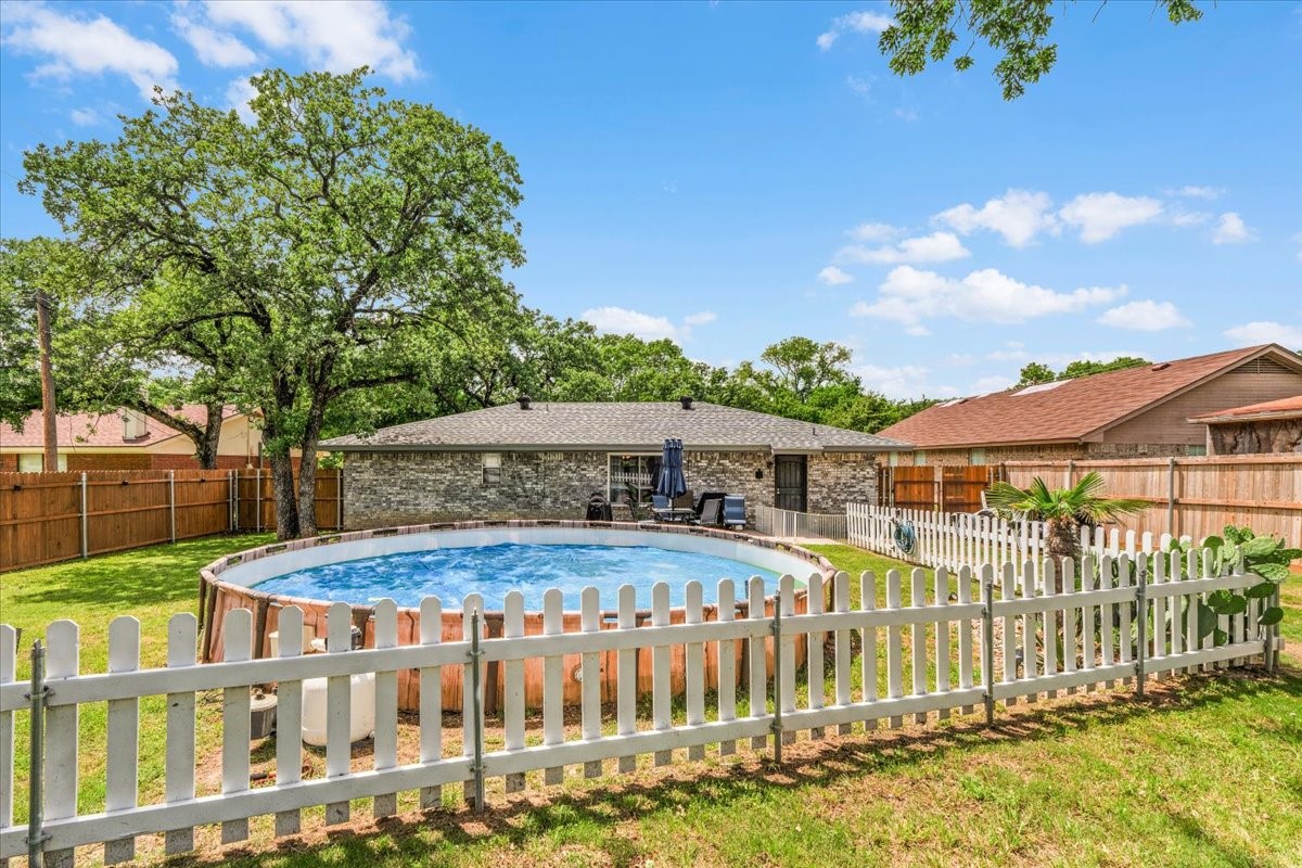 105 Rhoades Street Azle TX 76020