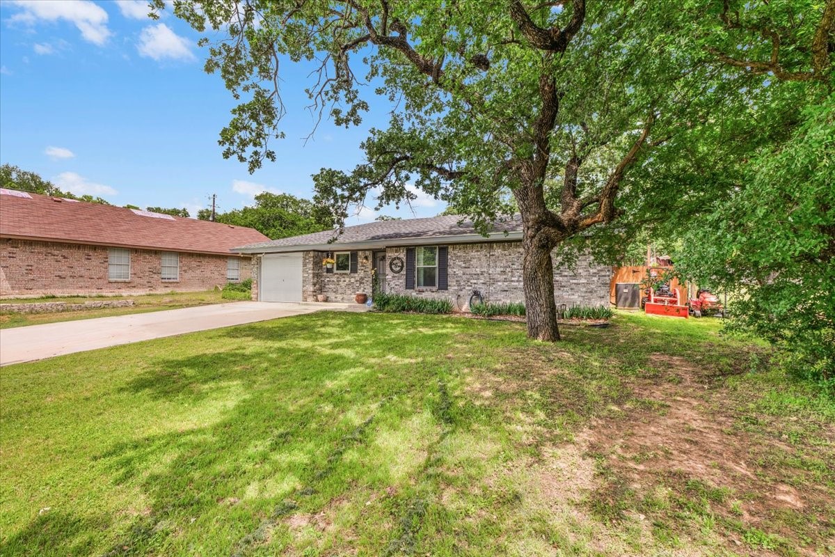 105 Rhoades Street Azle TX 76020