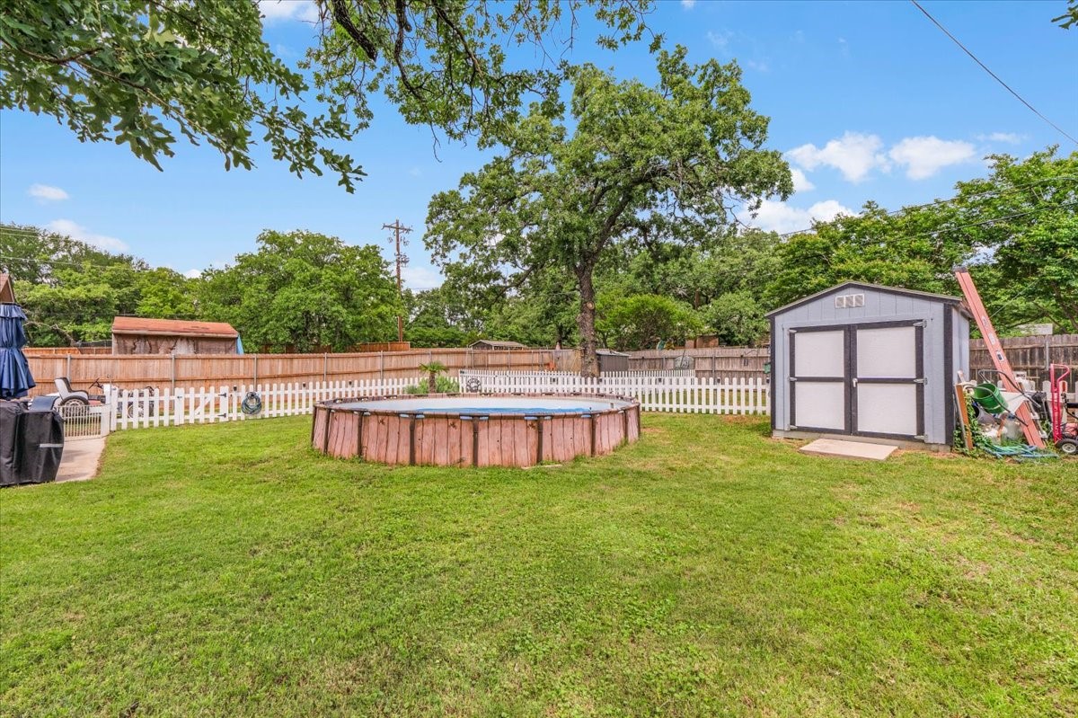 105 Rhoades Street Azle TX 76020