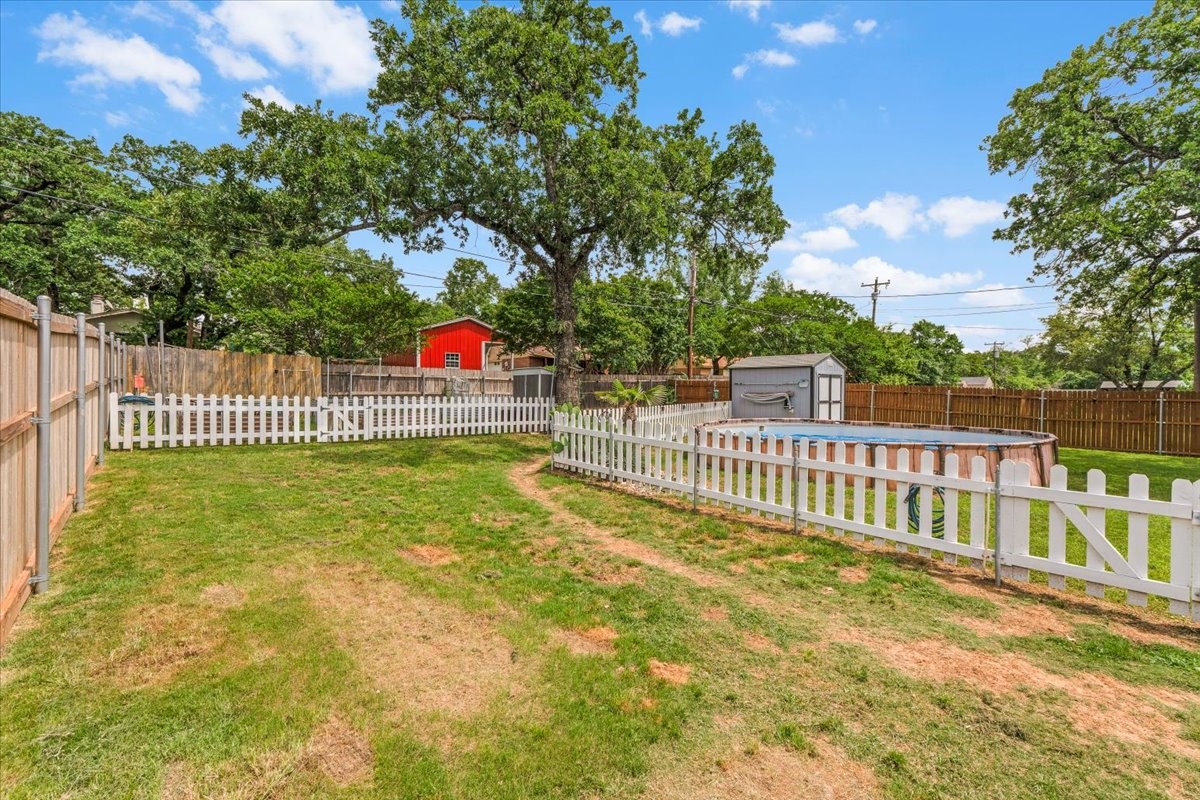 105 Rhoades Street Azle TX 76020