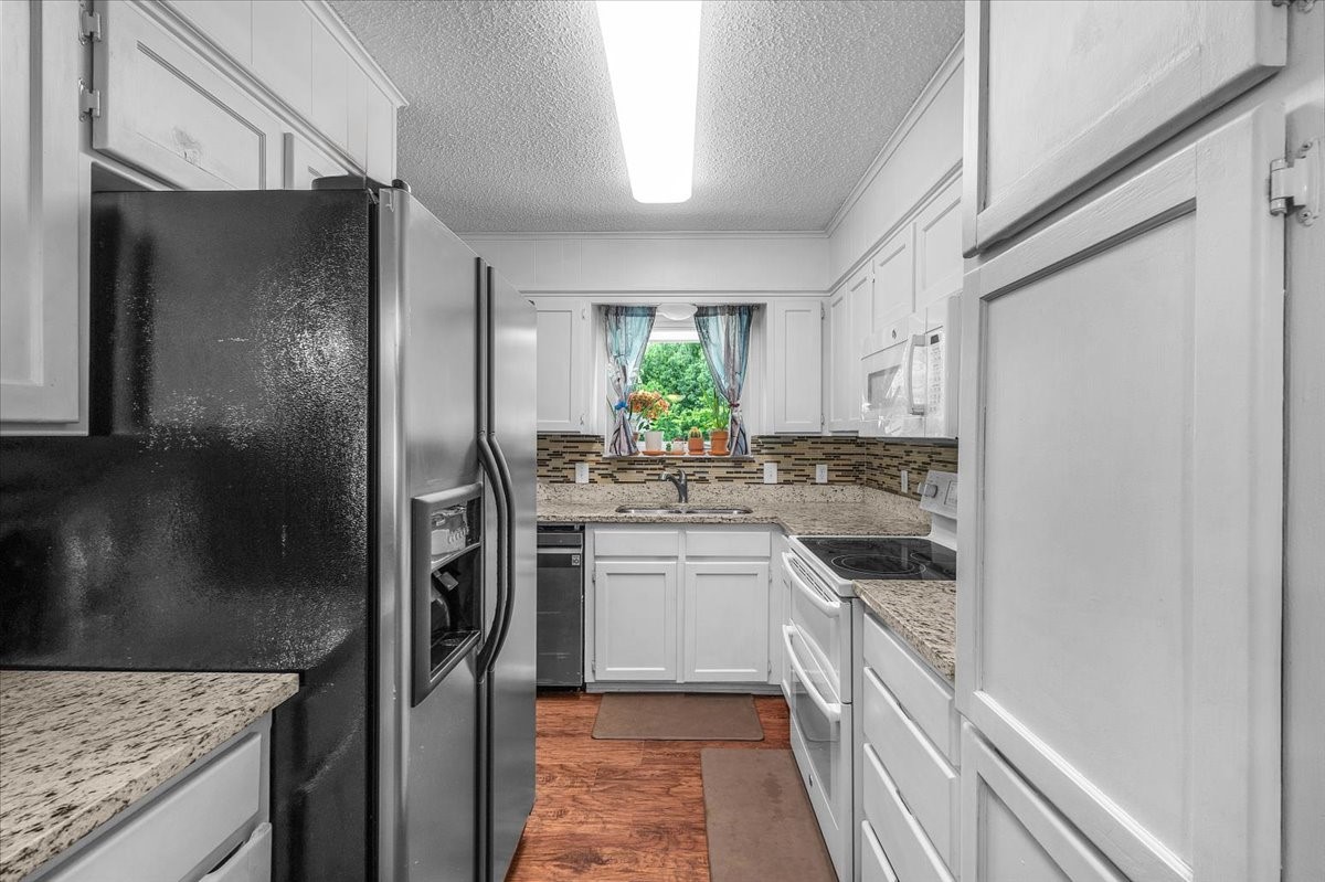 105 Rhoades Street Azle TX 76020