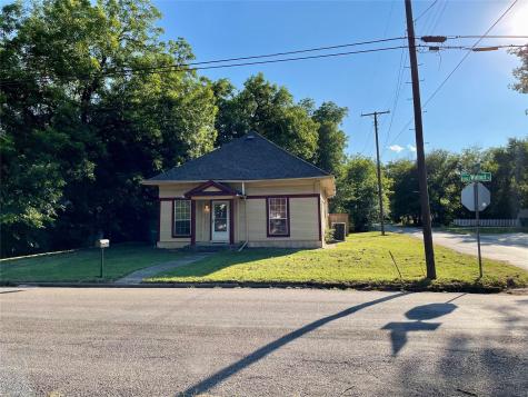 1502 S Walnut Street Sherman TX 75090