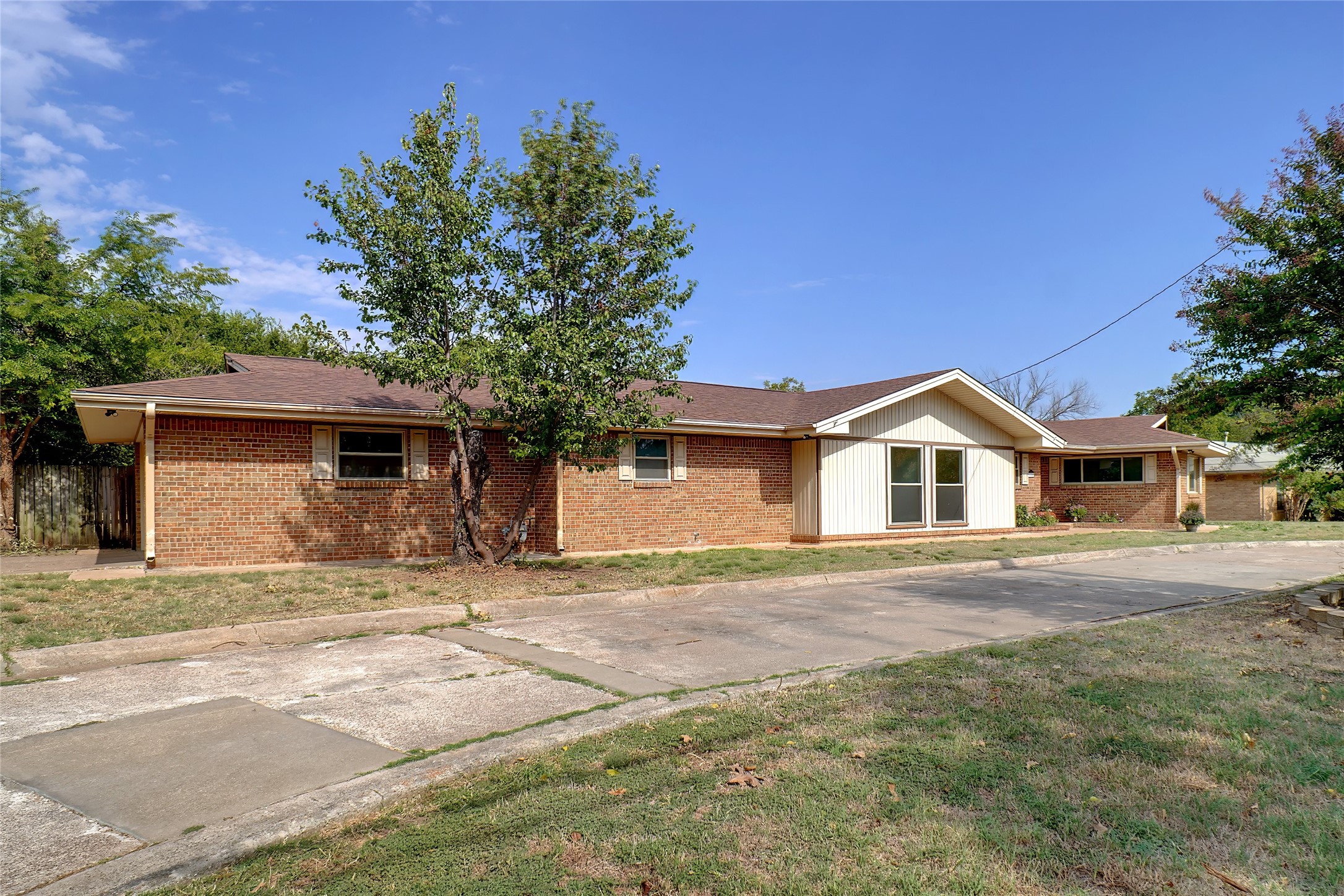 900 Roberts Street Bowie TX 76230