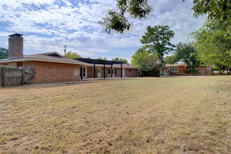 900 Roberts Street Bowie TX 76230