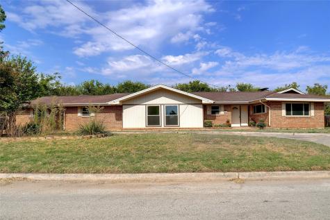 900 Roberts Street Bowie TX 76230