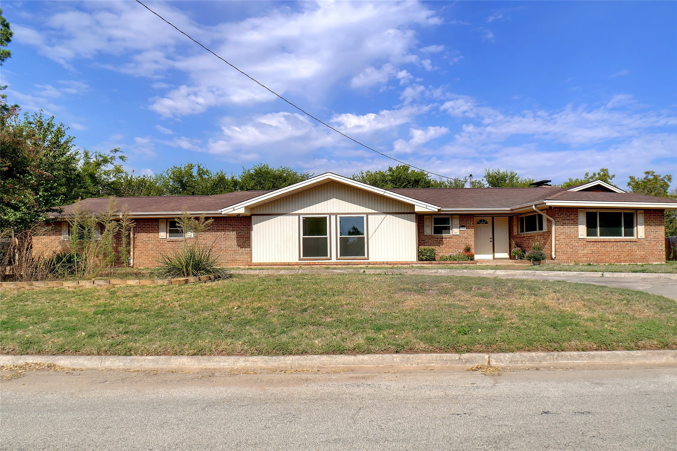 900 Roberts Street Bowie TX 76230