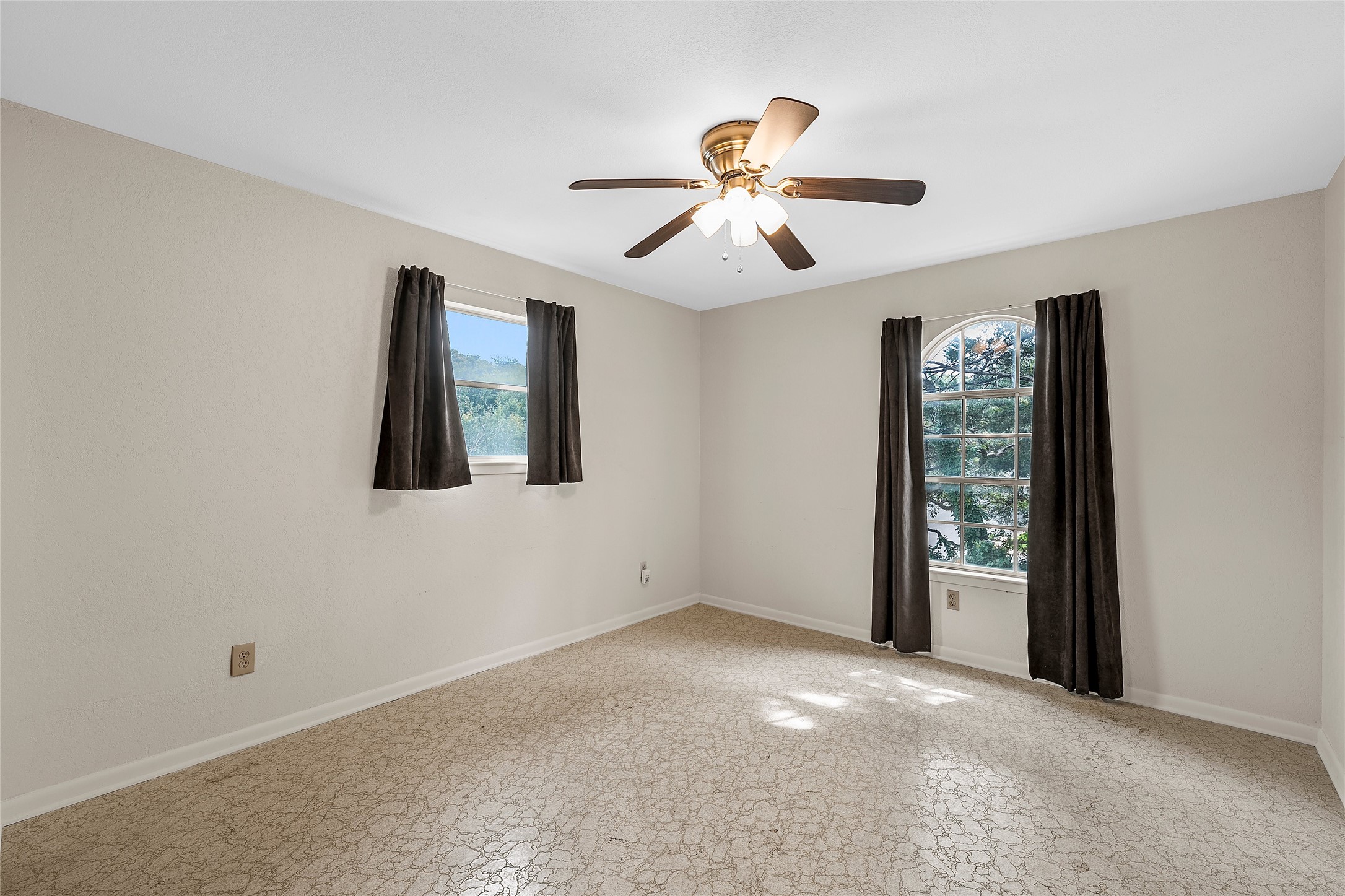 713 Wooded Crest Woodway TX 76712