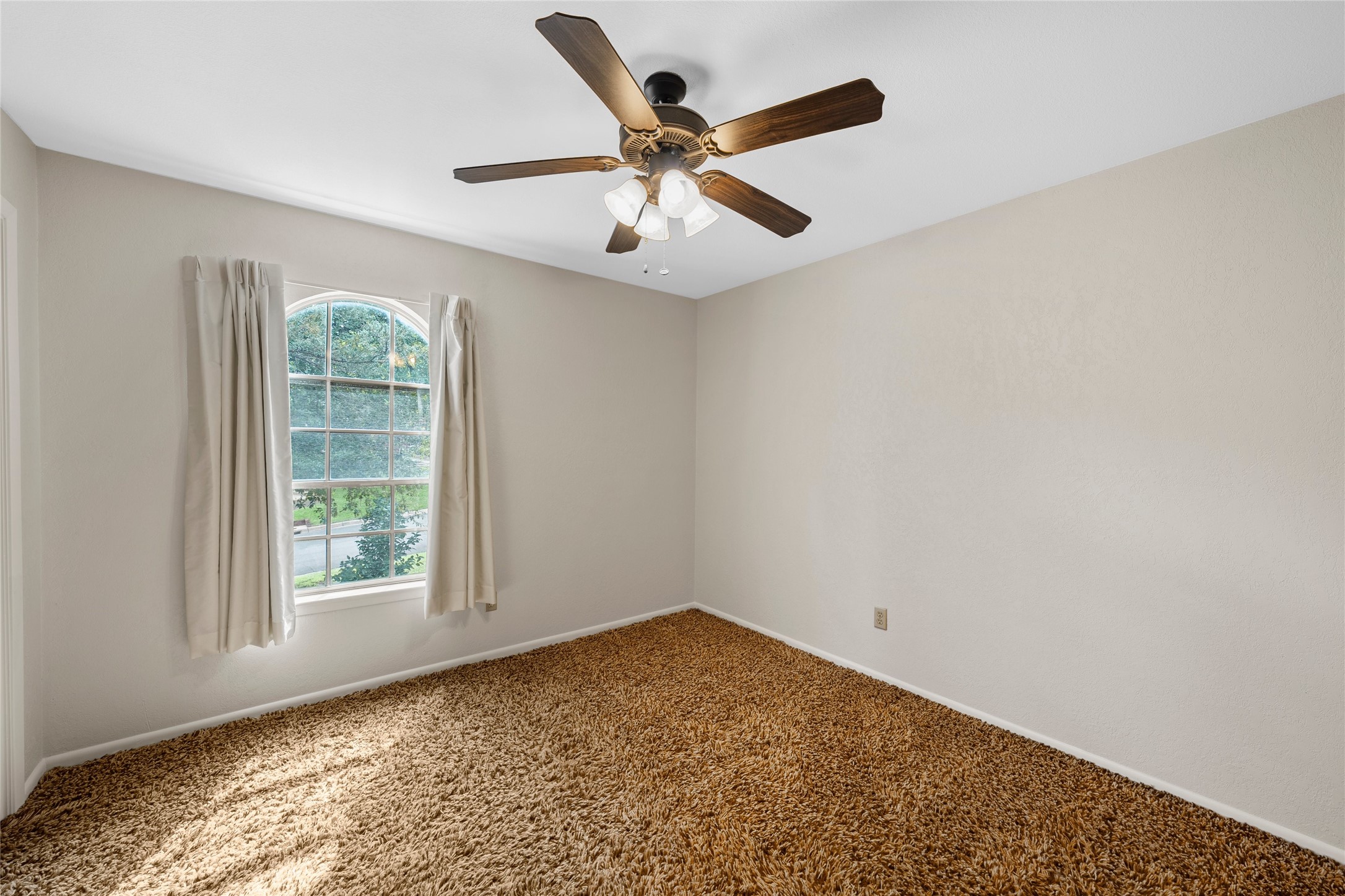 713 Wooded Crest Woodway TX 76712