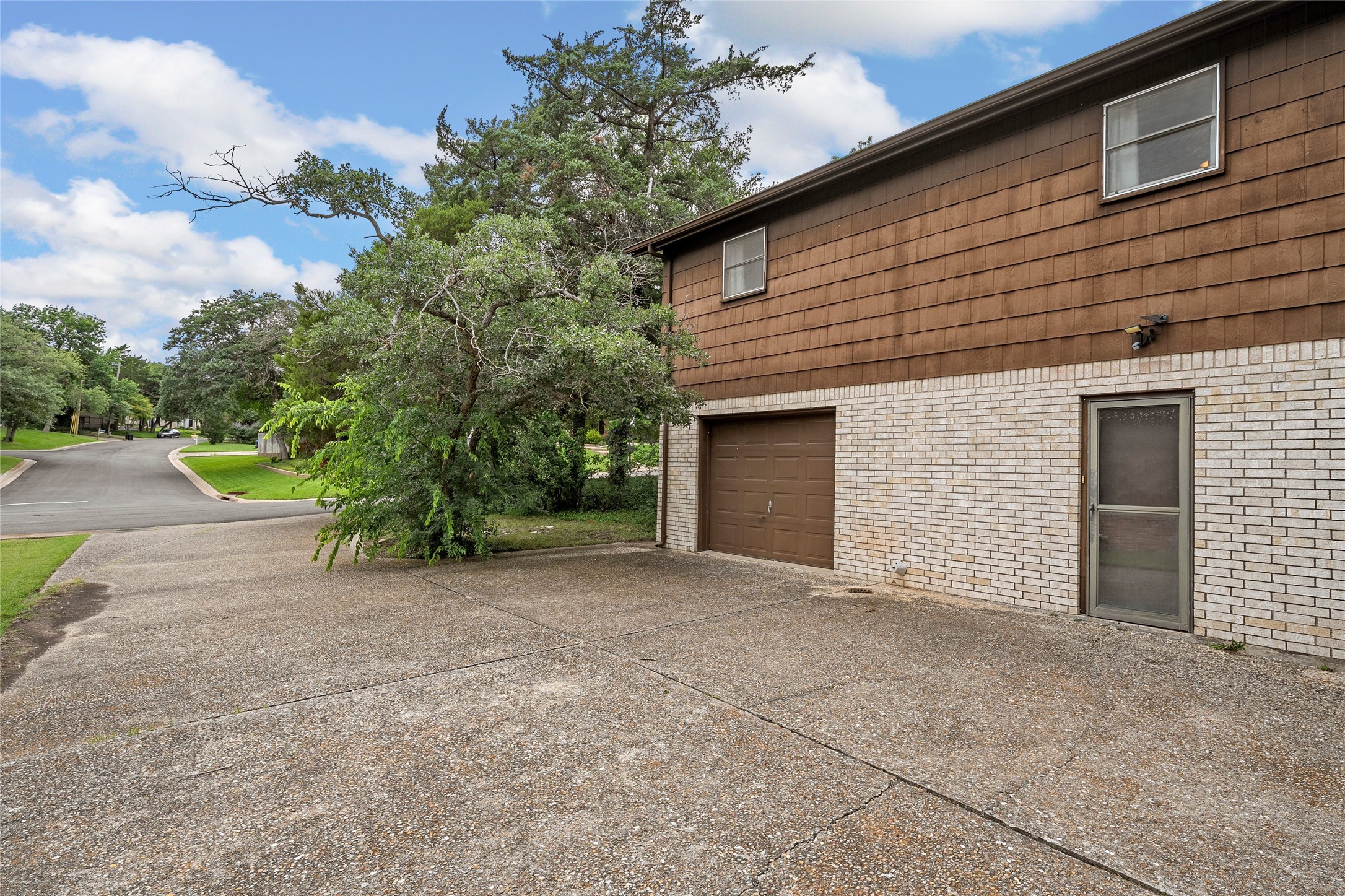 713 Wooded Crest Woodway TX 76712
