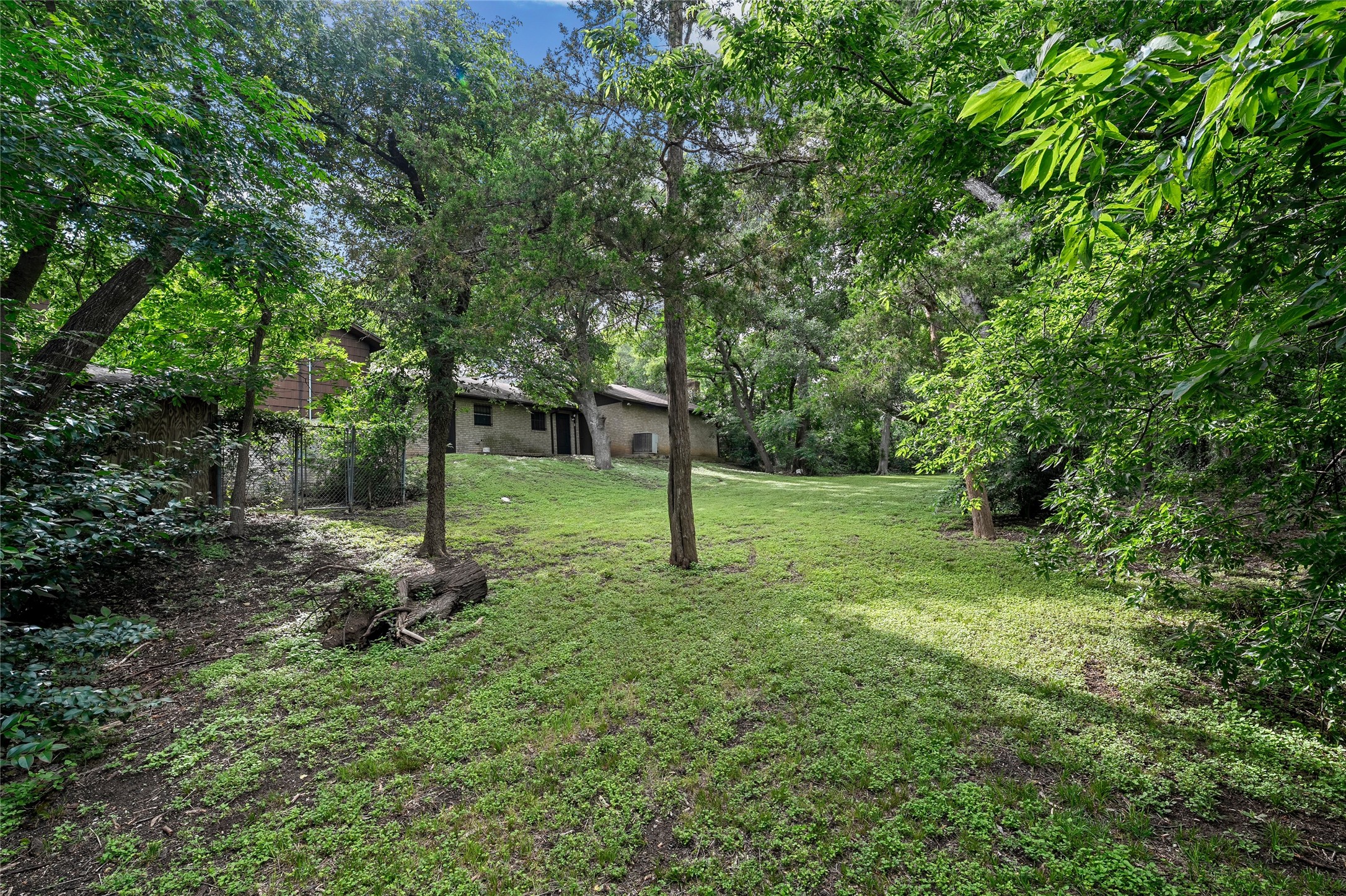 713 Wooded Crest Woodway TX 76712