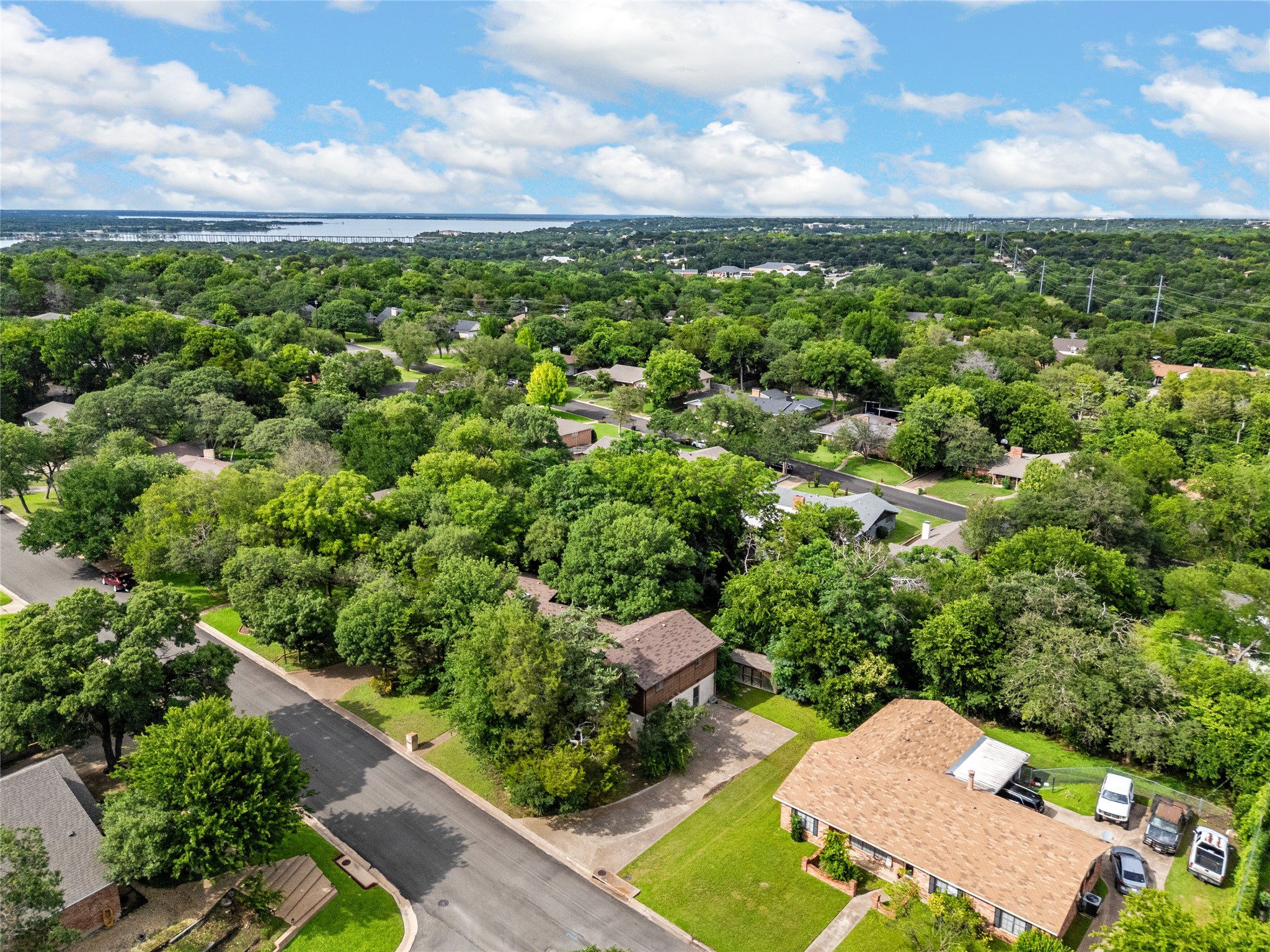 713 Wooded Crest Woodway TX 76712