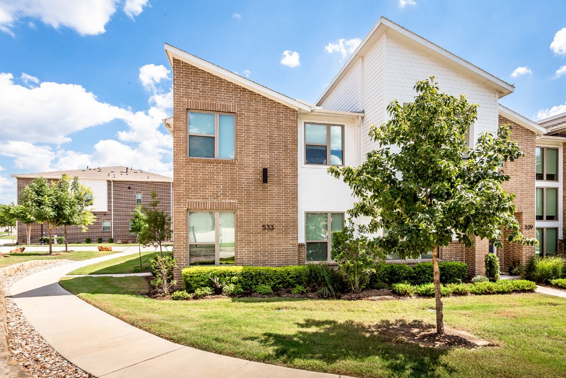 533 Division Street Plano TX 75075