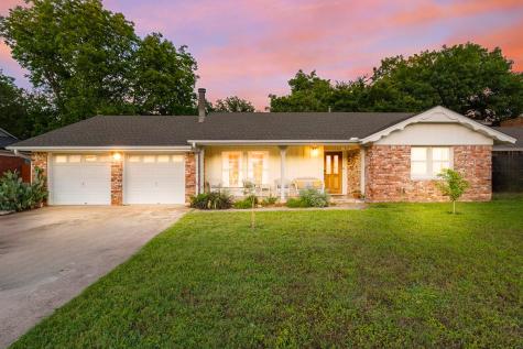 1219 Park Center Street Benbrook TX 76126