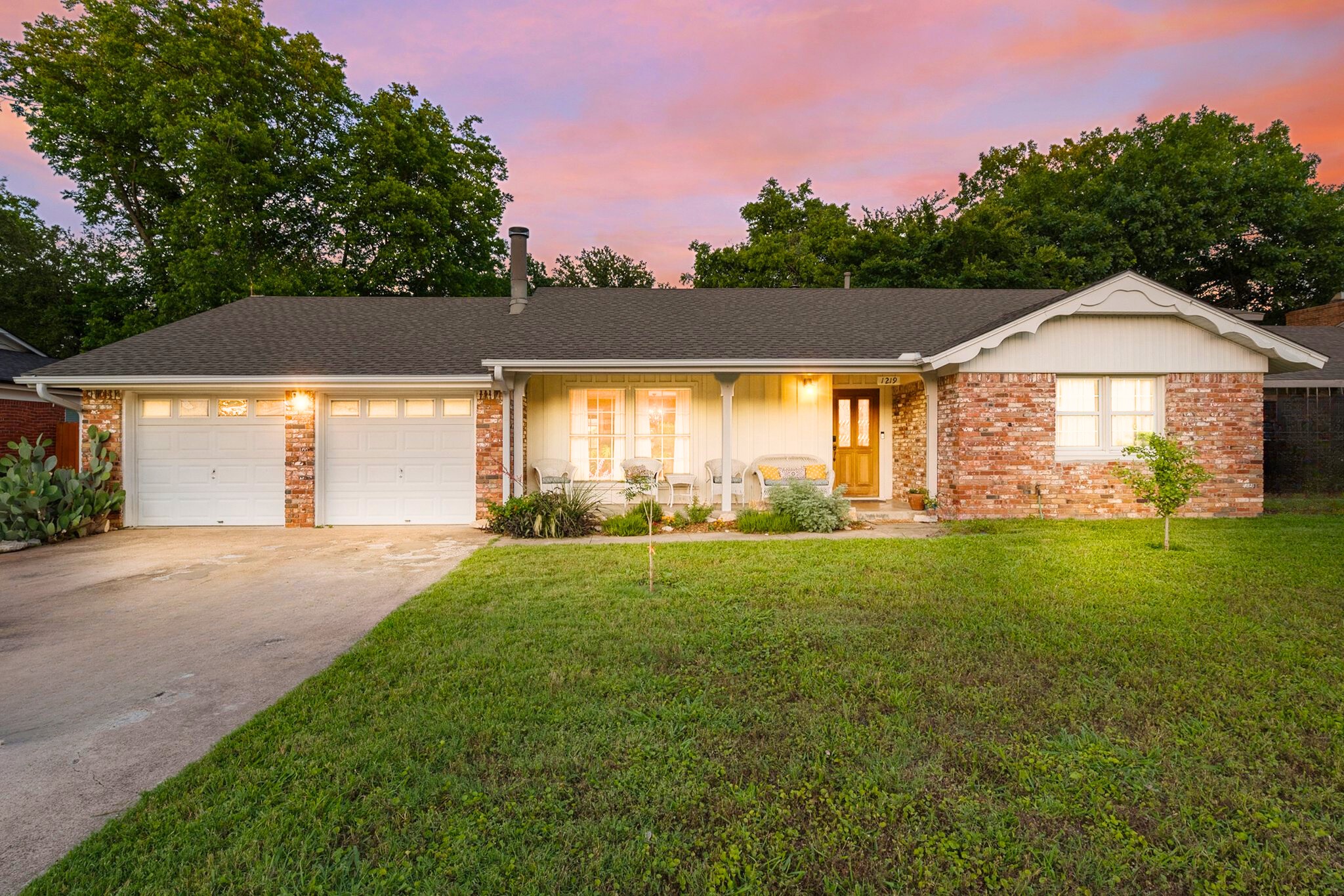 1219 Park Center Street Benbrook TX 76126