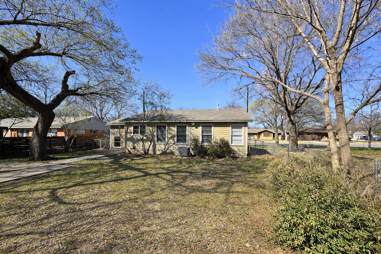 809 Crescent Street Denton TX 76201