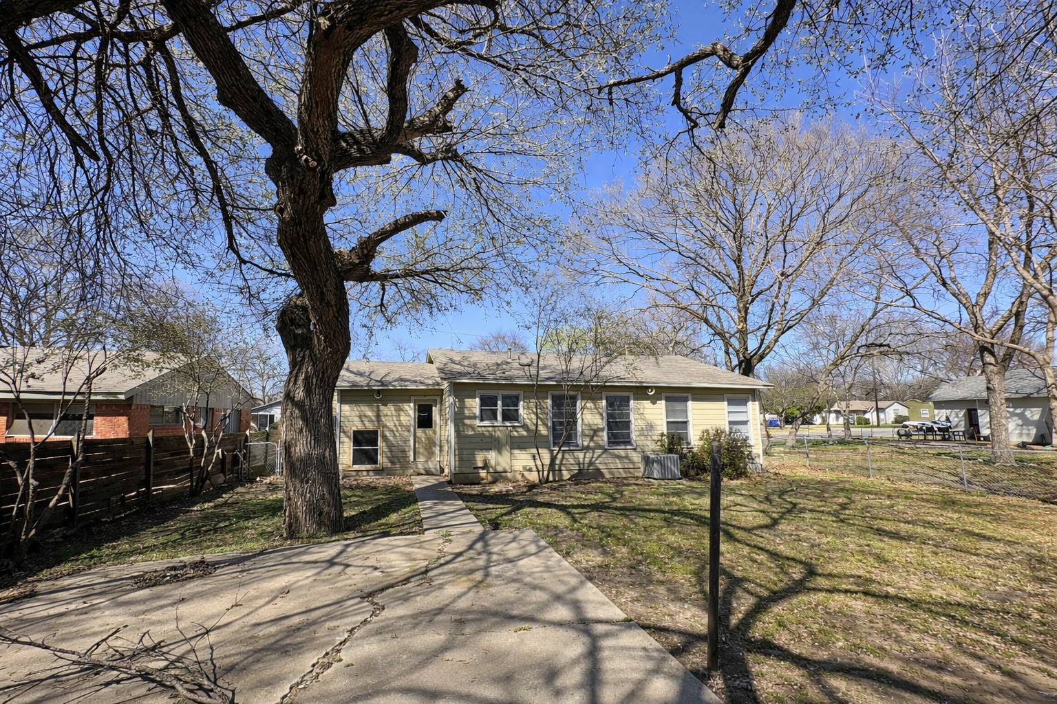 809 Crescent Street Denton TX 76201