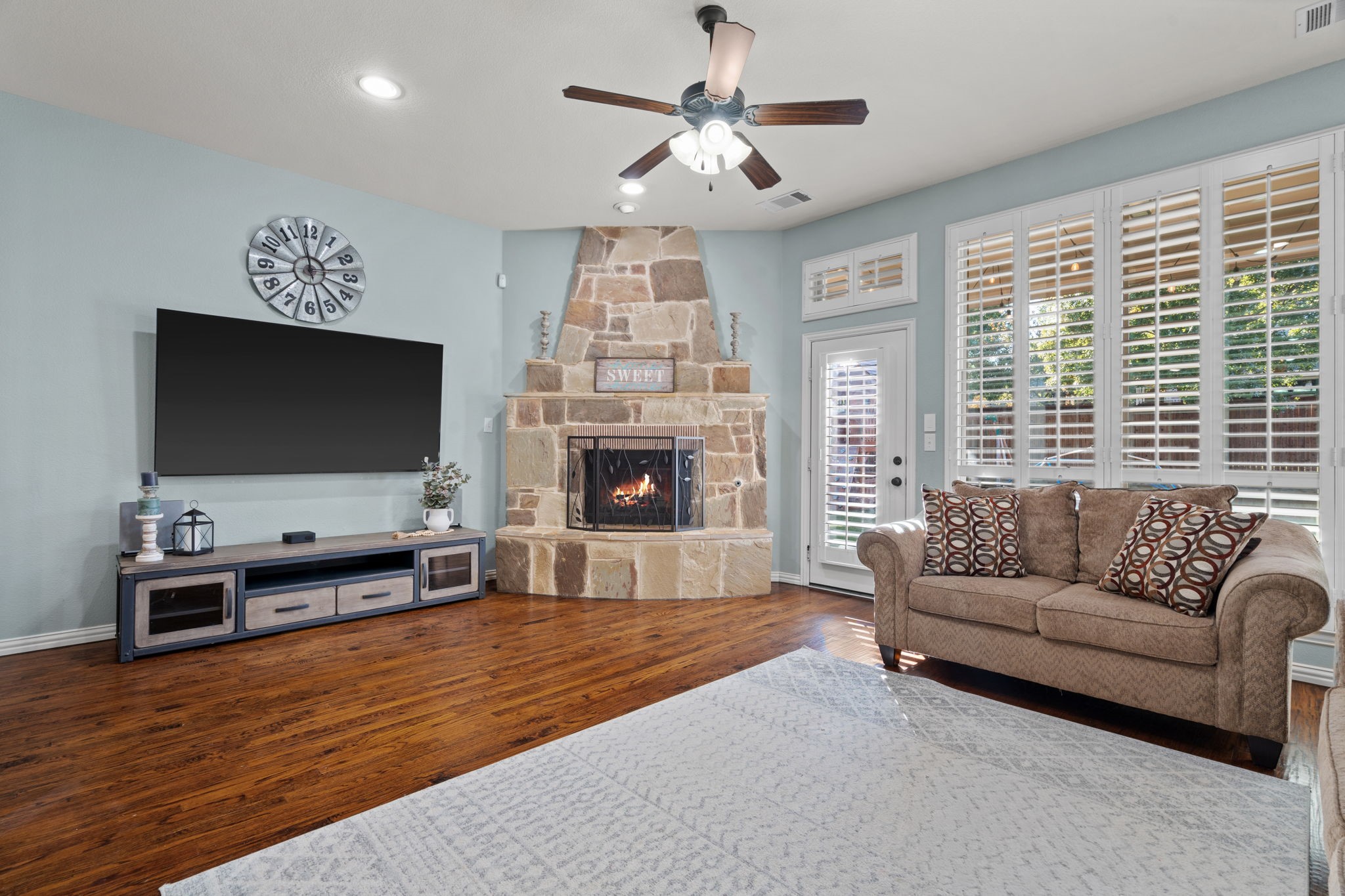 8221 Bayberry Avenue Lantana TX 76226