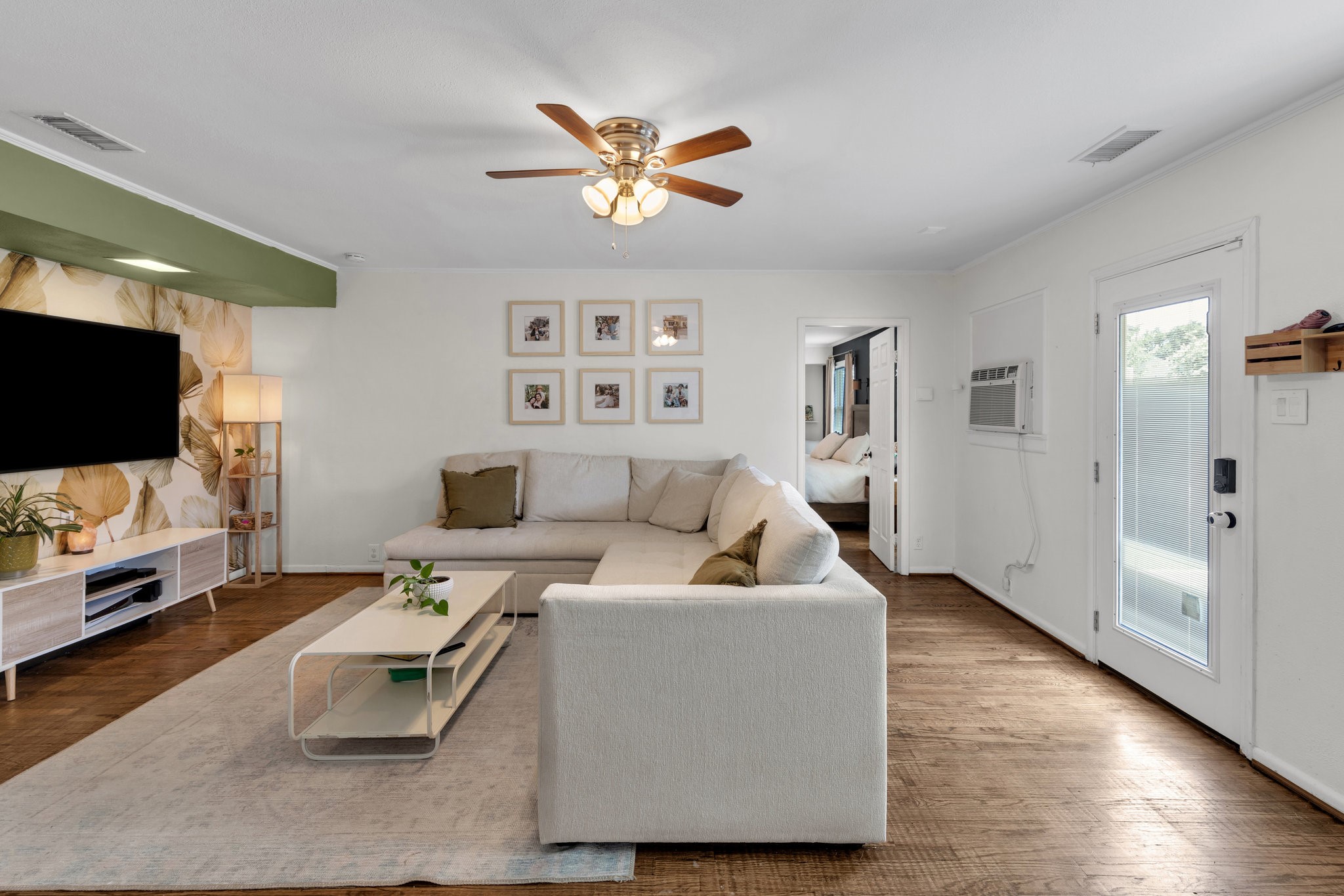4244 S Cresthaven Road Dallas TX 75209