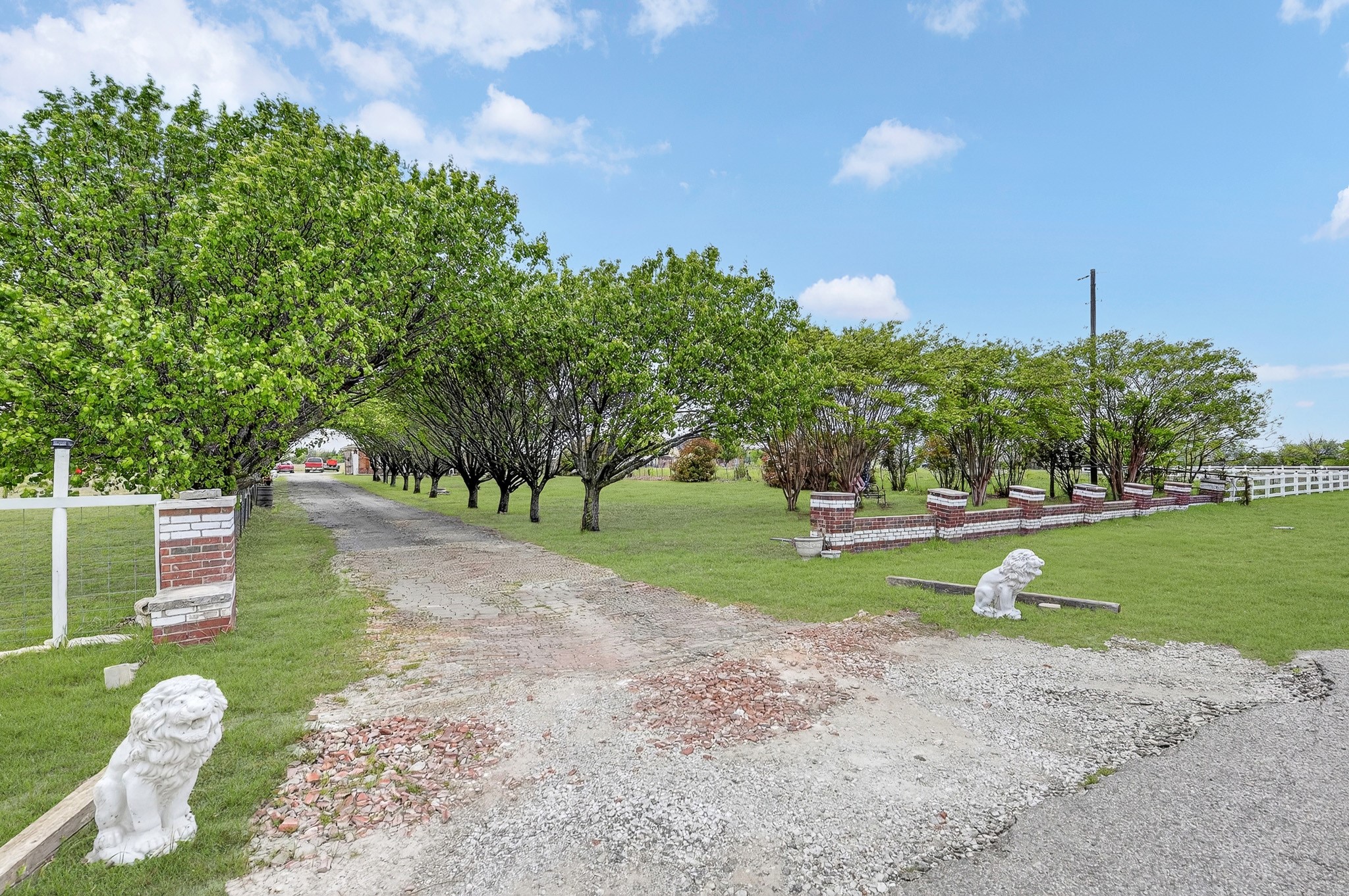 2070 County Road 377 Van Alstyne TX 75495