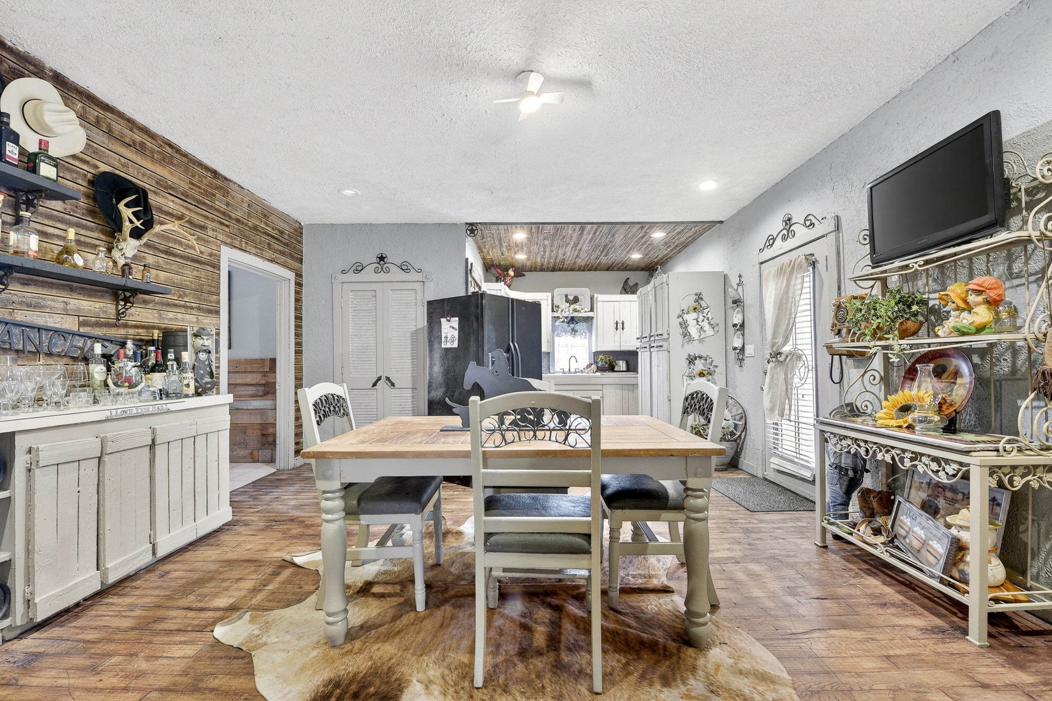 2070 County Road 377 Van Alstyne TX 75495