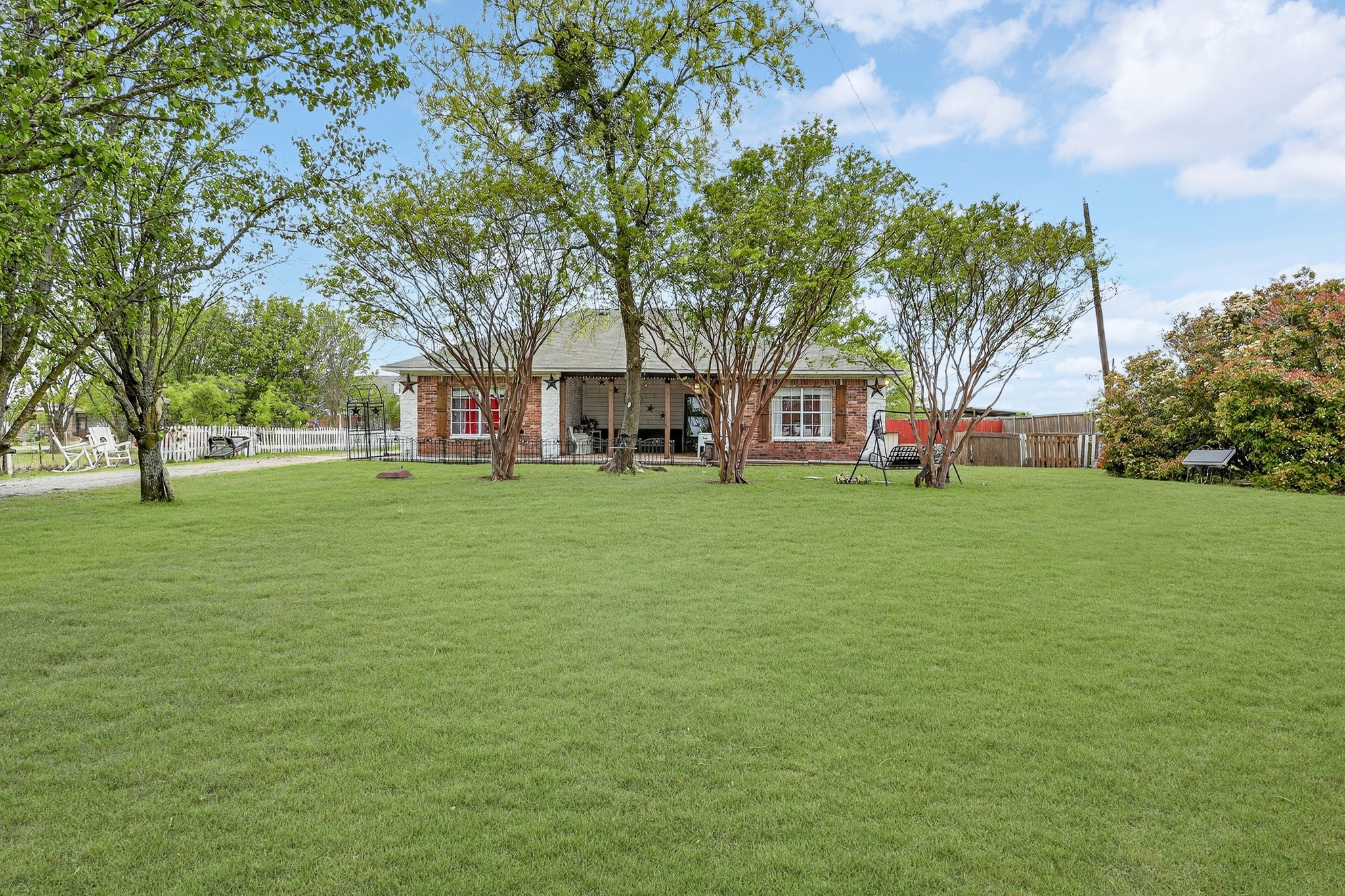 2070 County Road 377 Van Alstyne TX 75495