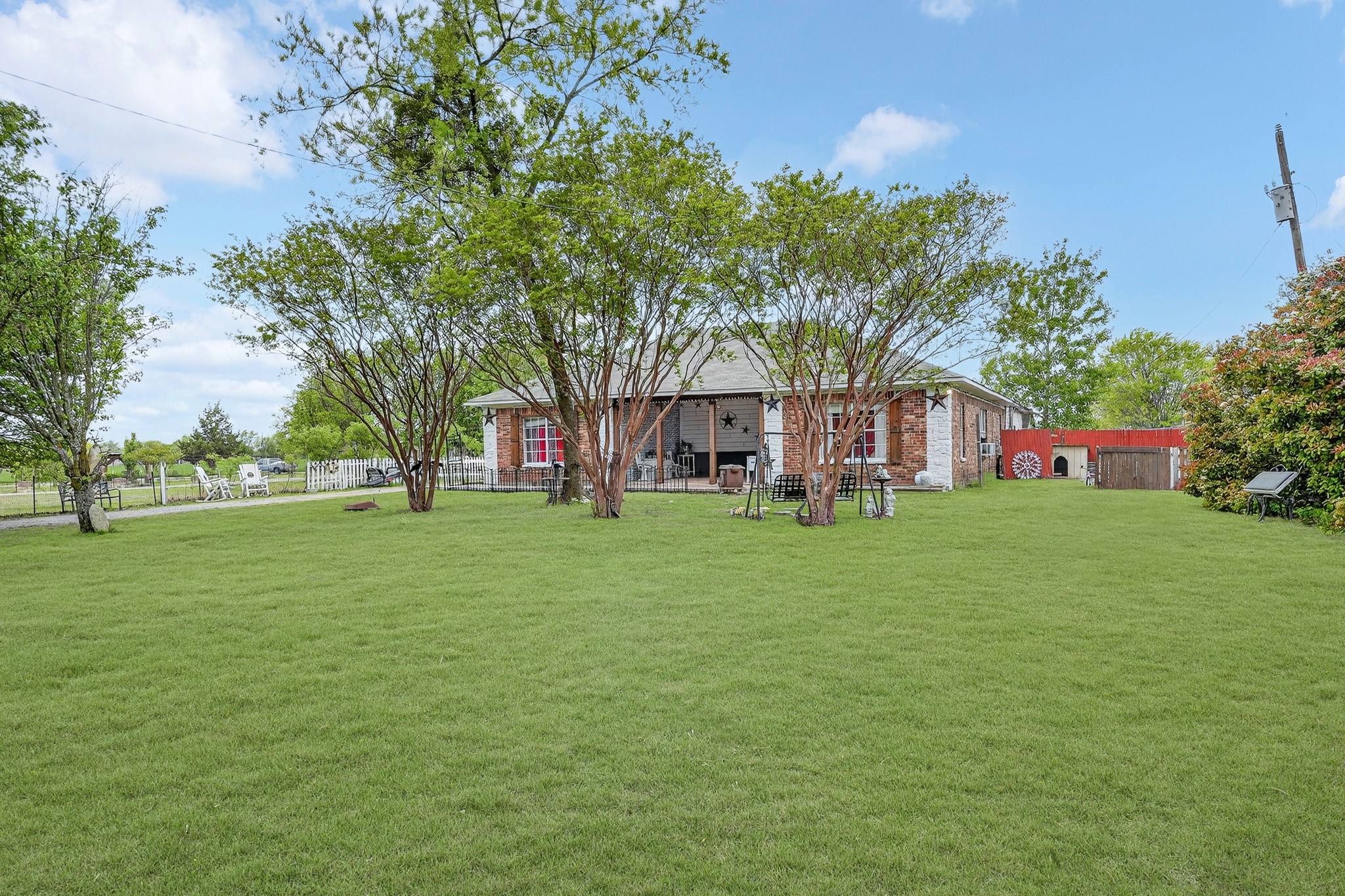 2070 County Road 377 Van Alstyne TX 75495