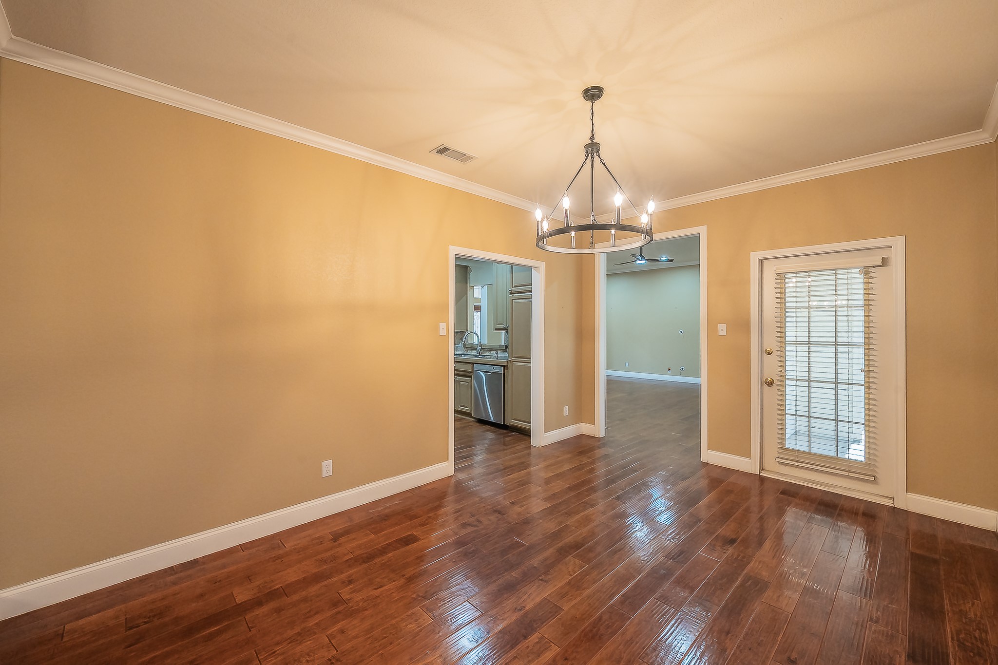 816 S Havenwood Lane Fort Worth TX 76112