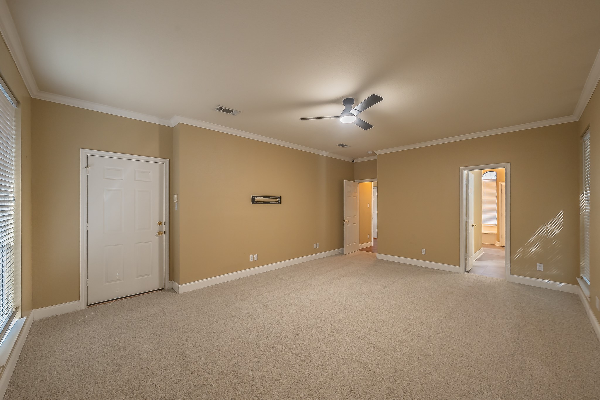 816 S Havenwood Lane Fort Worth TX 76112