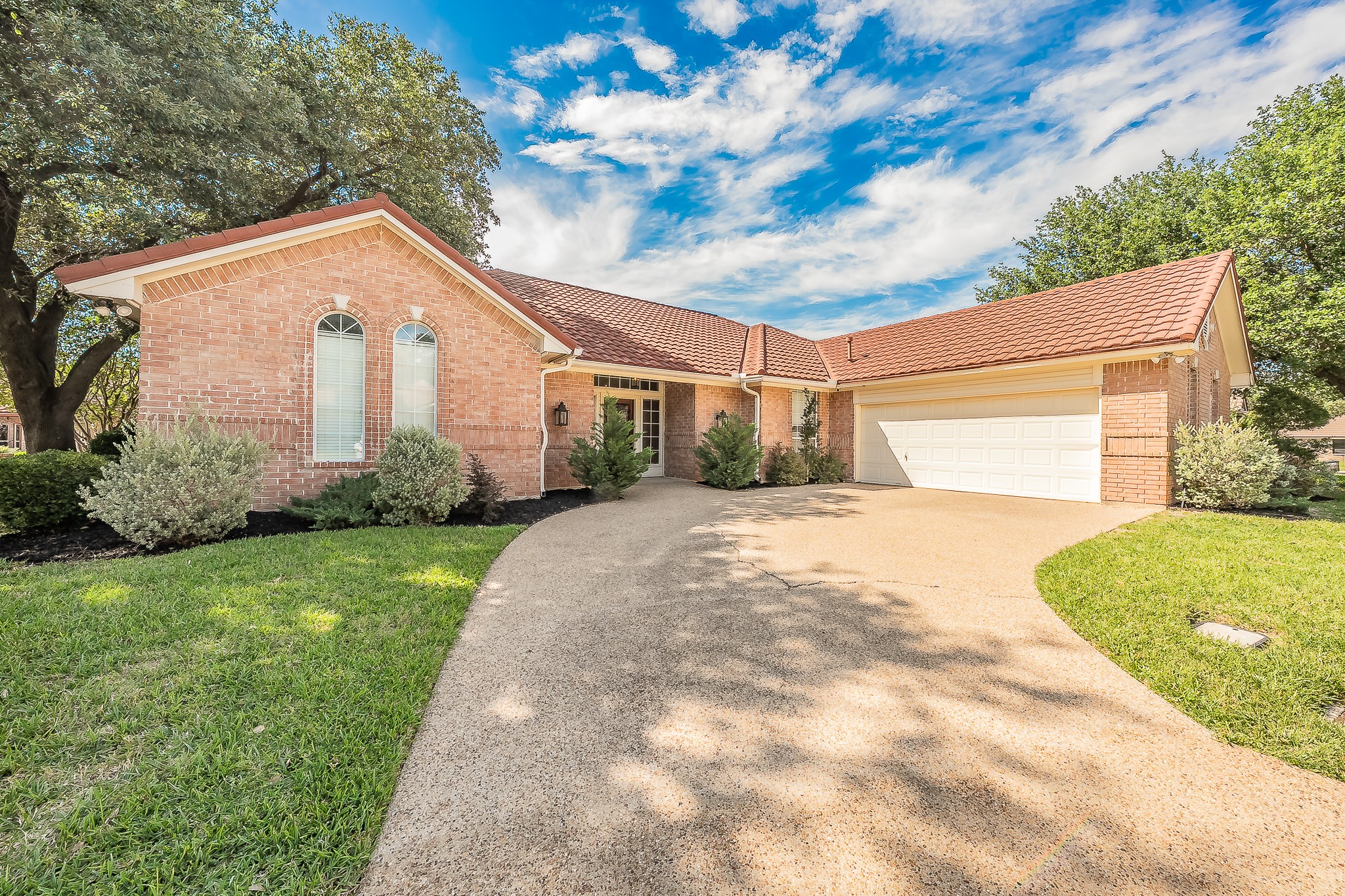 816 S Havenwood Lane Fort Worth TX 76112