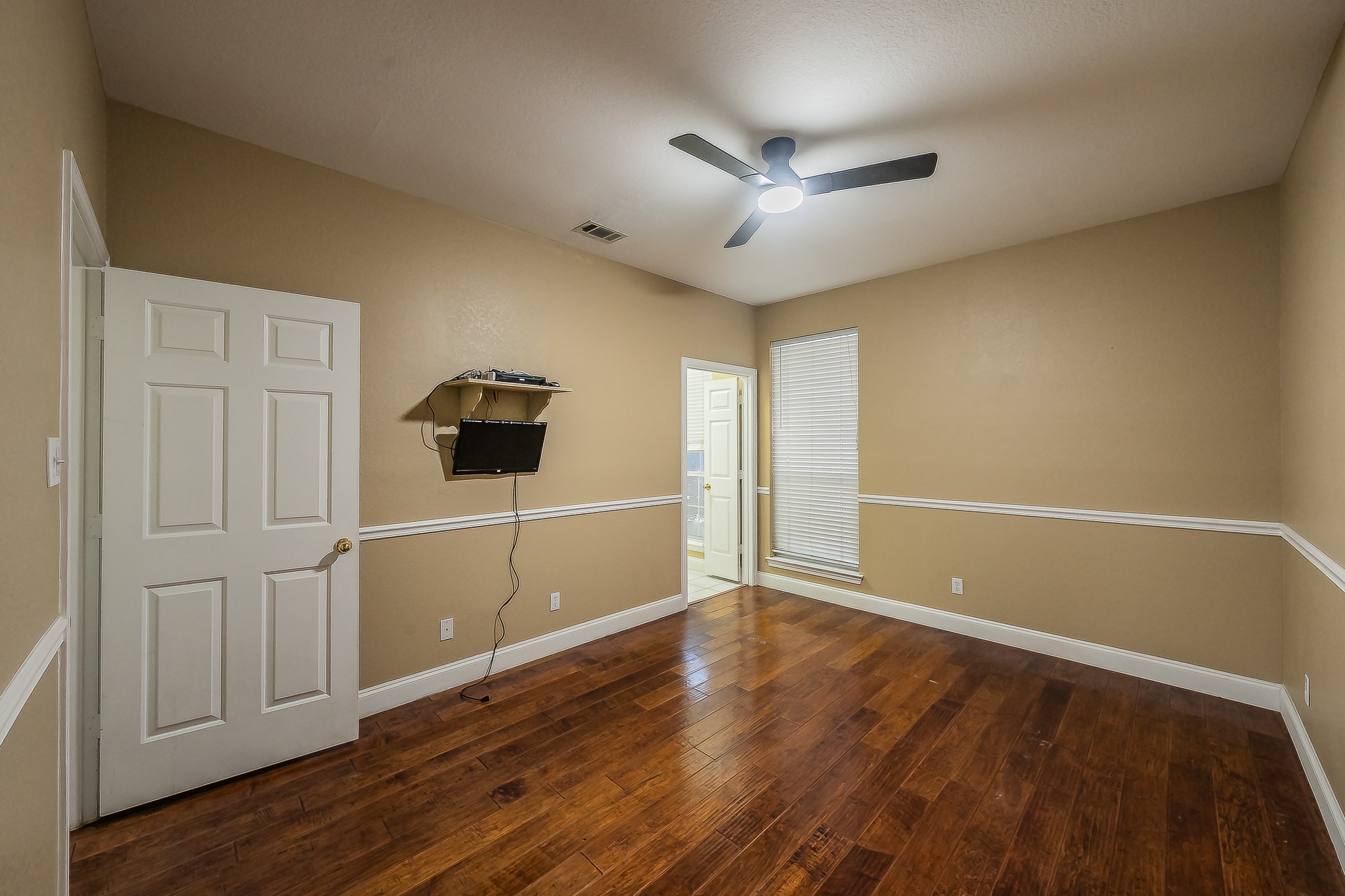816 S Havenwood Lane Fort Worth TX 76112