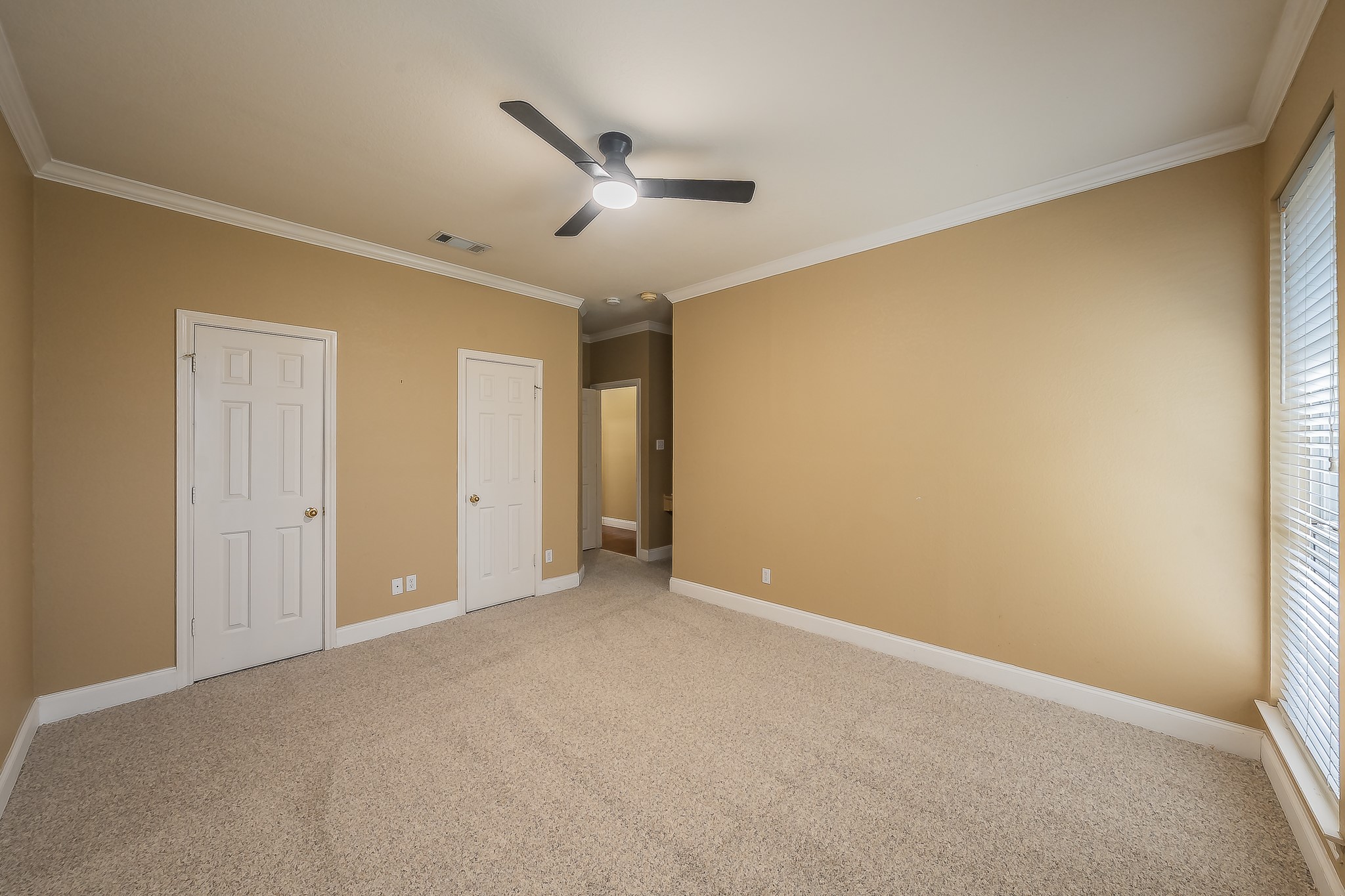 816 S Havenwood Lane Fort Worth TX 76112