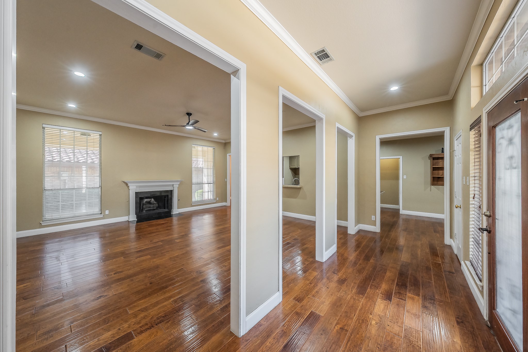 816 S Havenwood Lane Fort Worth TX 76112