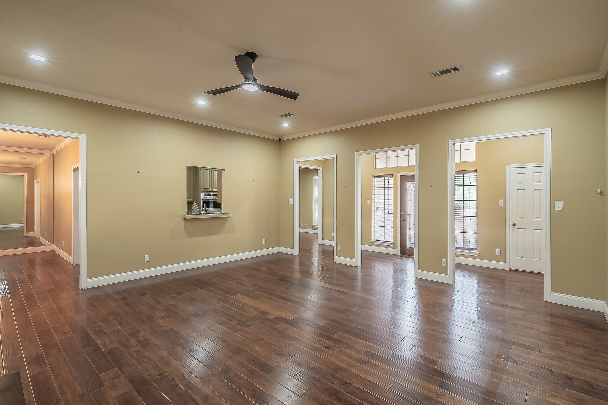 816 S Havenwood Lane Fort Worth TX 76112