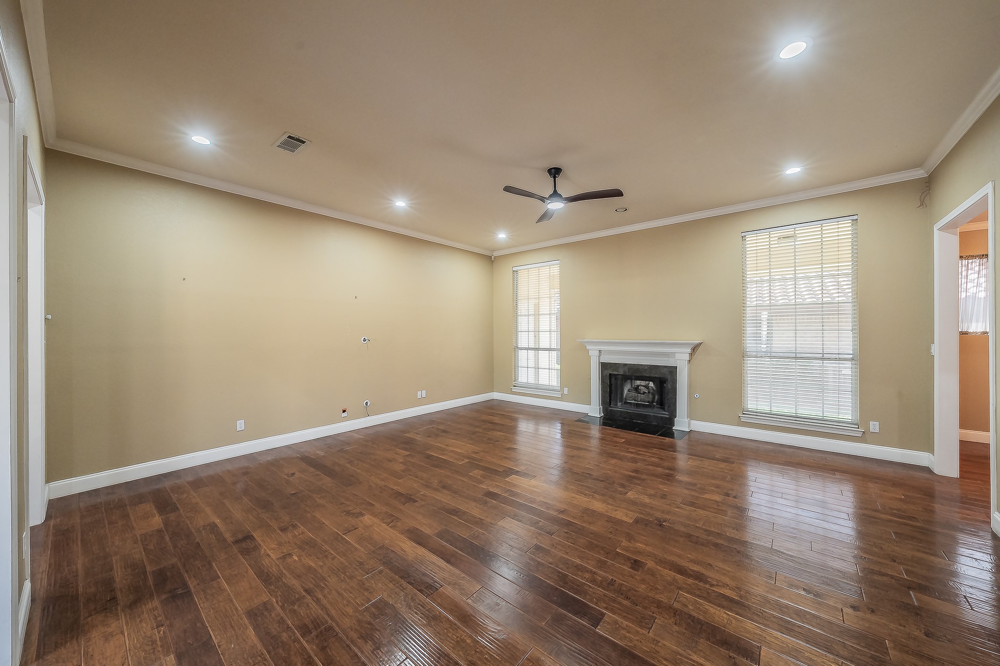 816 S Havenwood Lane Fort Worth TX 76112