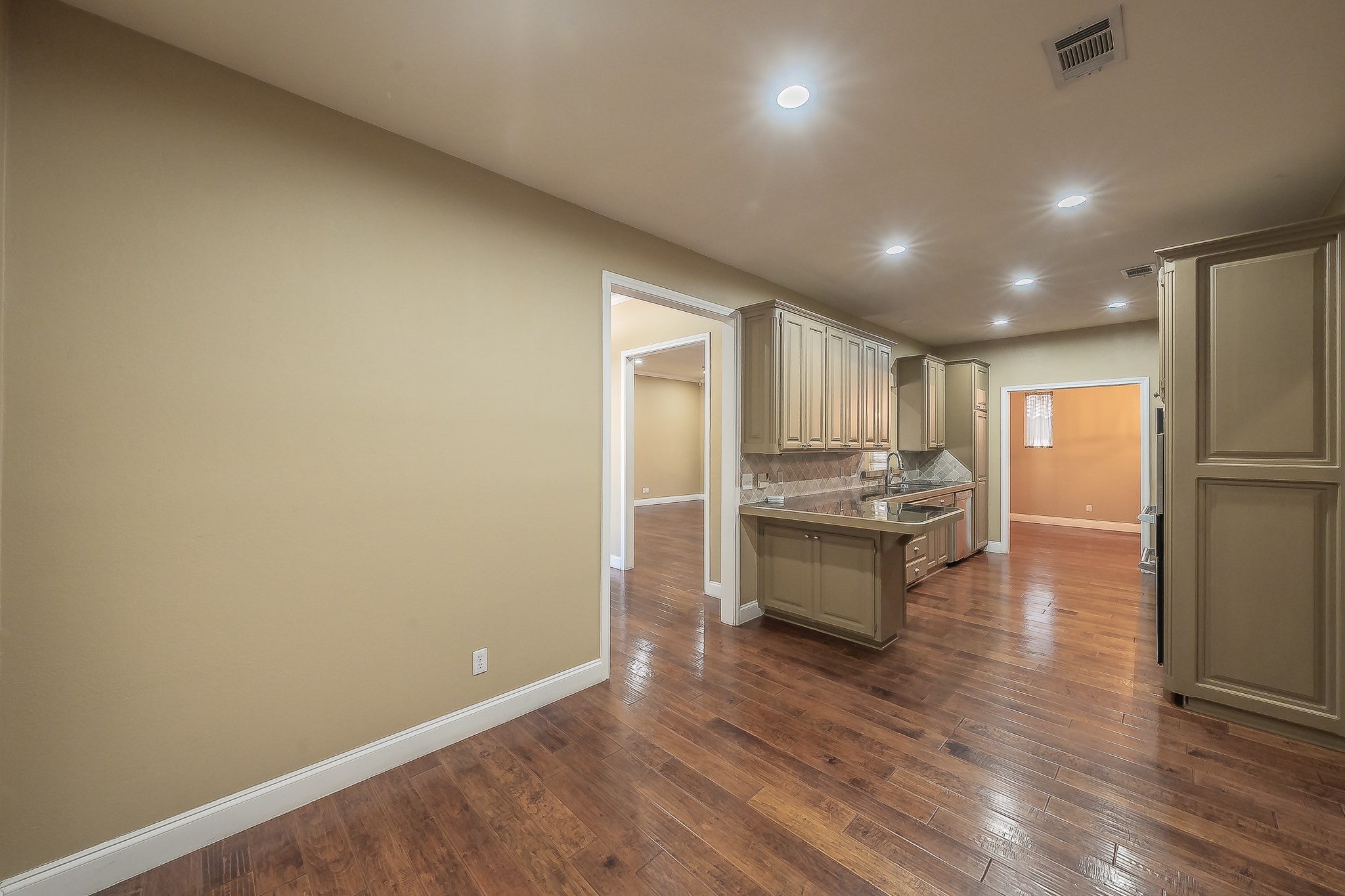 816 S Havenwood Lane Fort Worth TX 76112