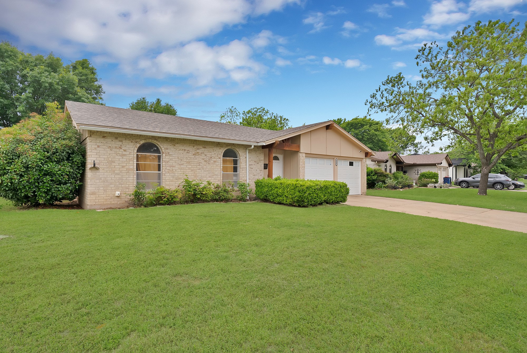 521 Ann Lois Lane Burleson TX 76028