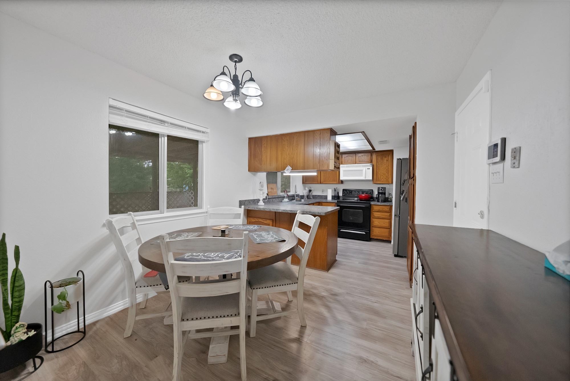 521 Ann Lois Lane Burleson TX 76028