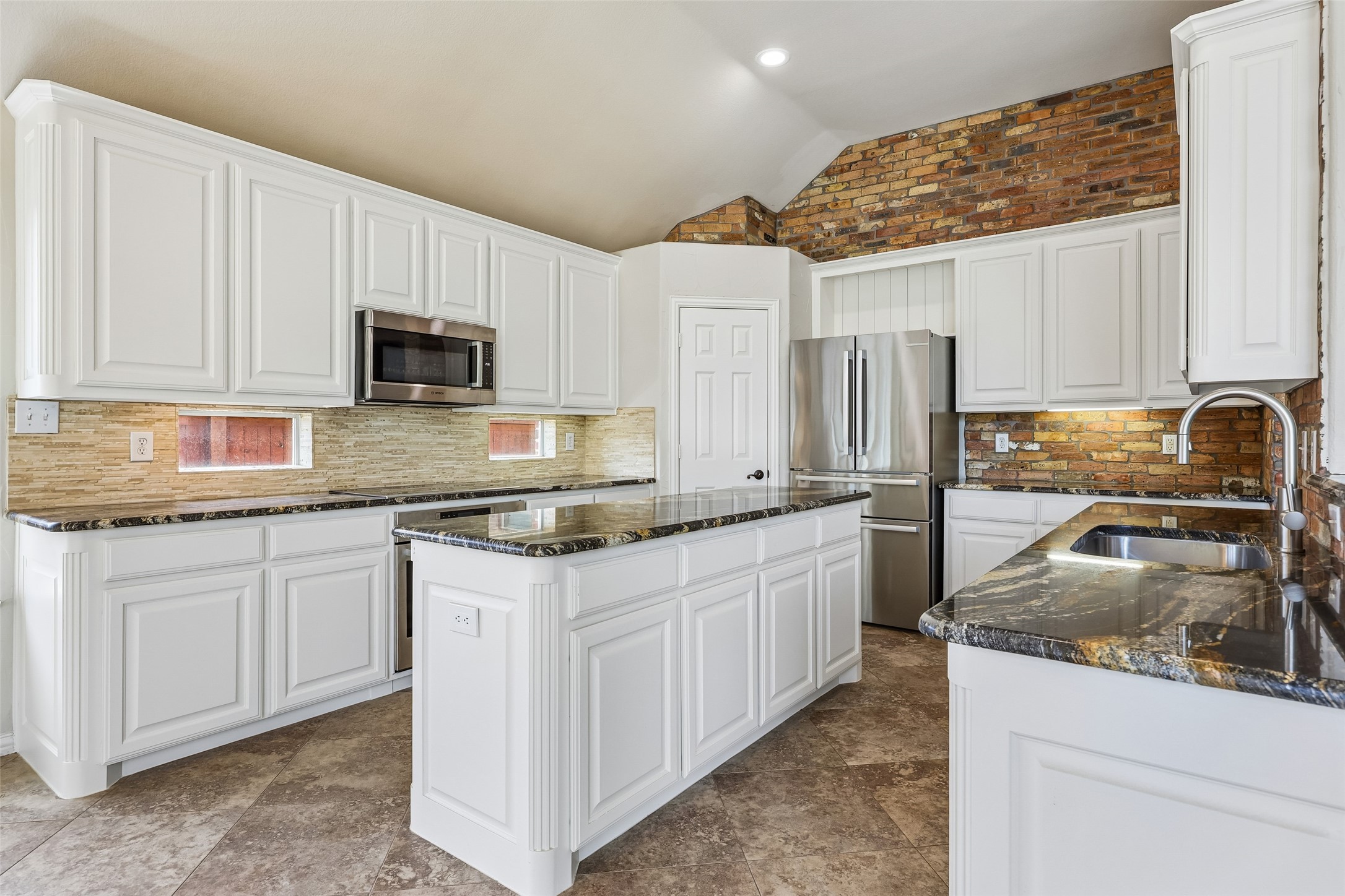 8330 Elena Drive Lantana TX 76226