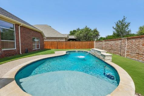 8330 Elena Drive Lantana TX 76226