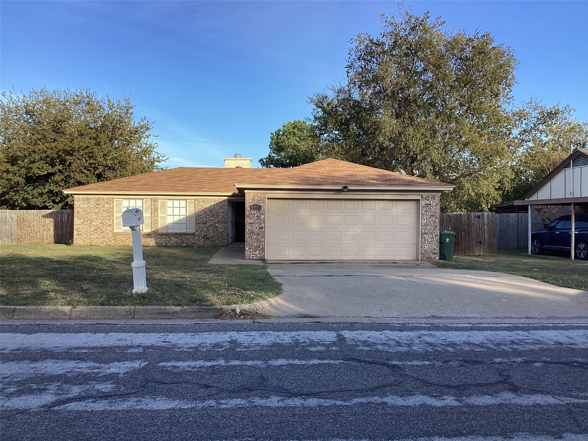 5915 Willow Branch Drive Arlington TX 76017