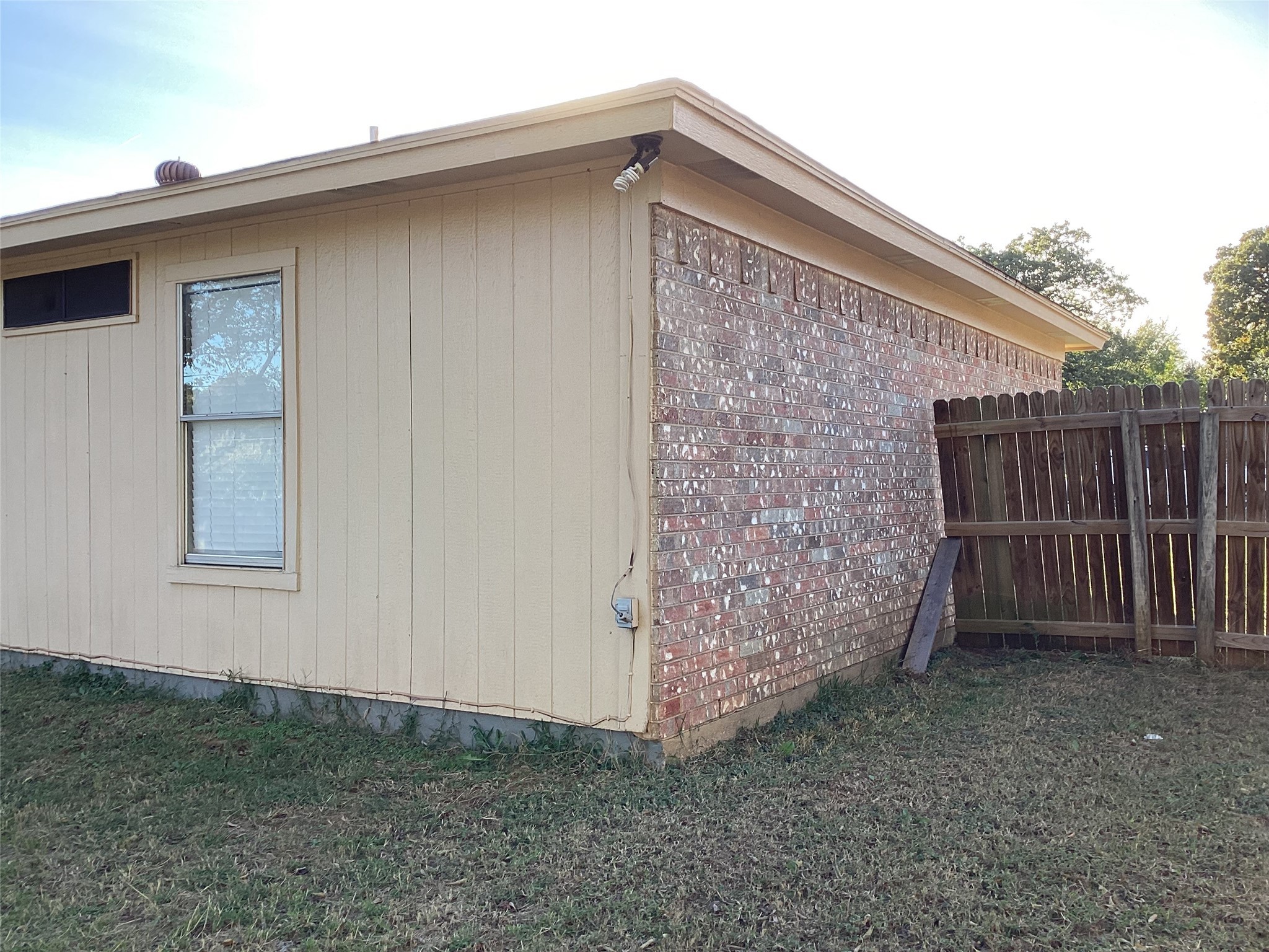 5915 Willow Branch Drive Arlington TX 76017
