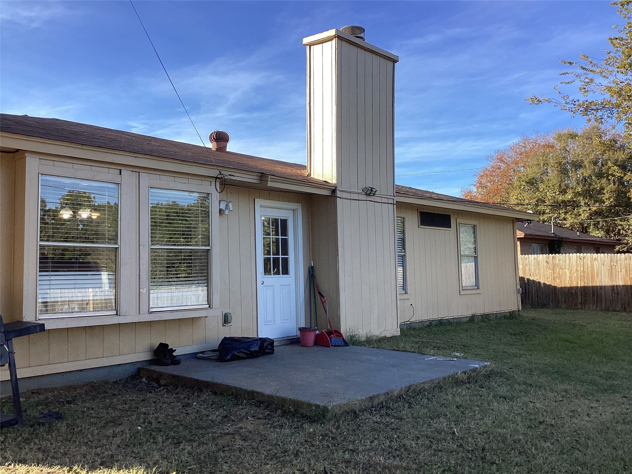 5915 Willow Branch Drive Arlington TX 76017