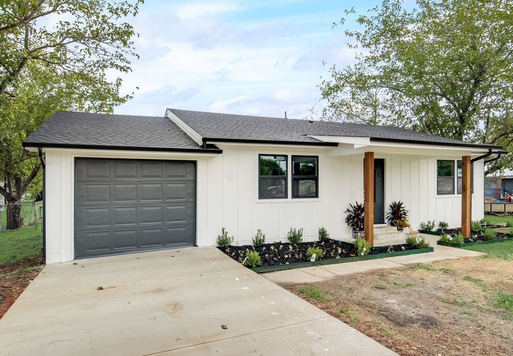 104 NW Front Street Edgewood TX 75117