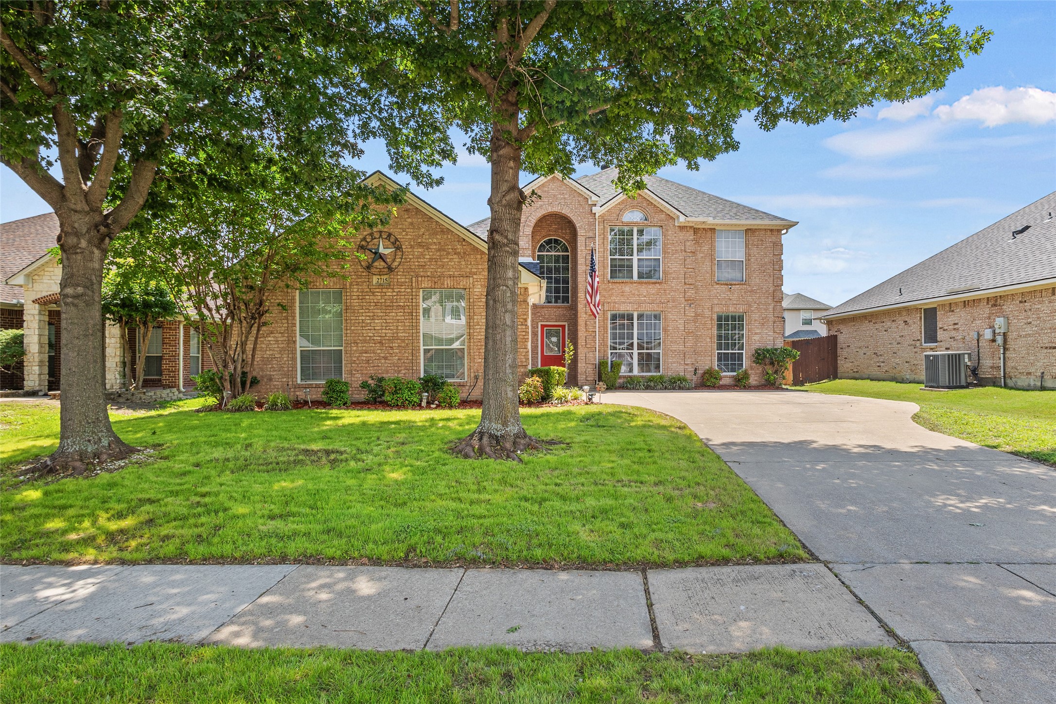 2715 Forest Lake Drive Grand Prairie TX 75052