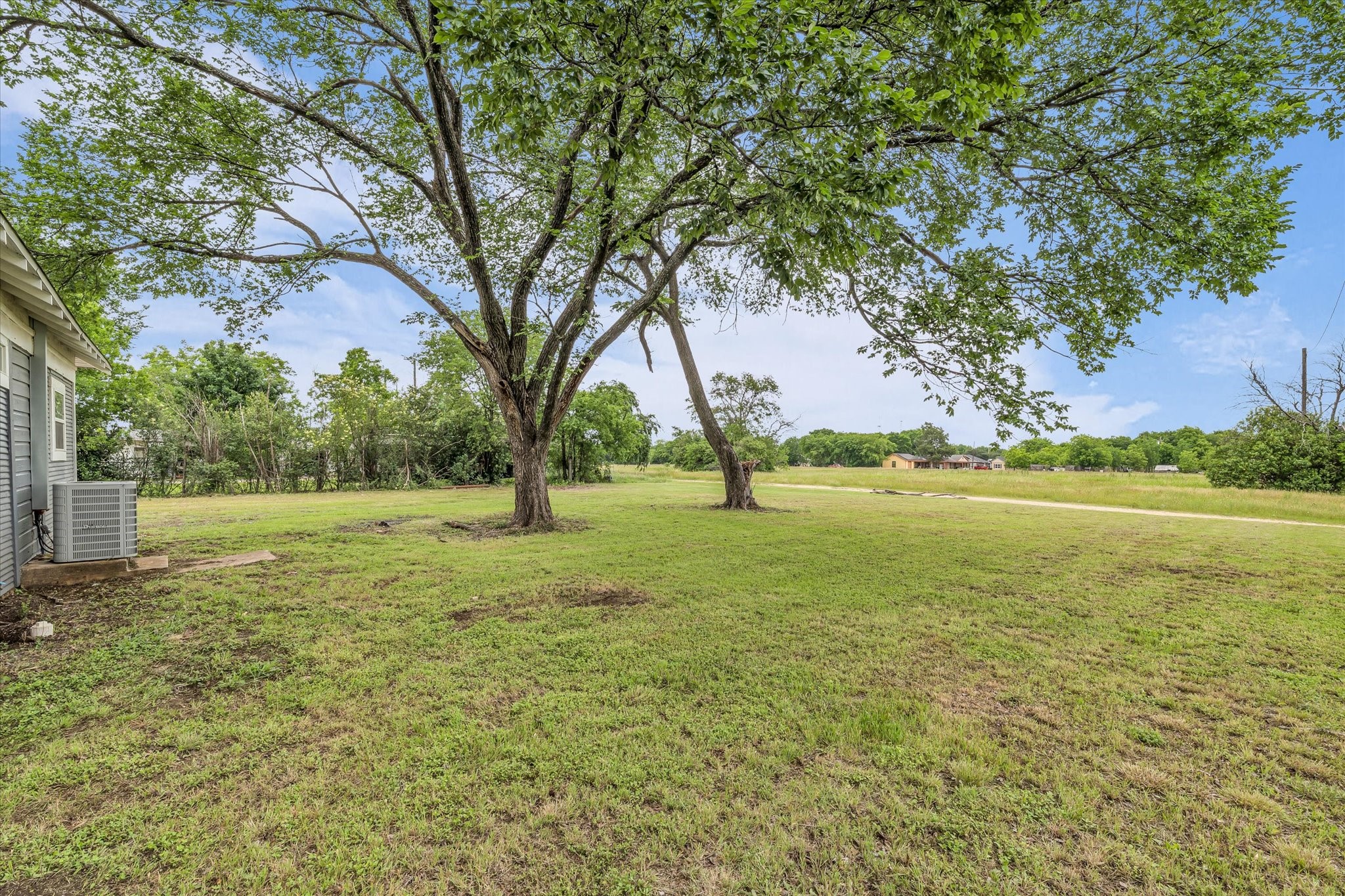 620 Washington Street Mcgregor TX 76657