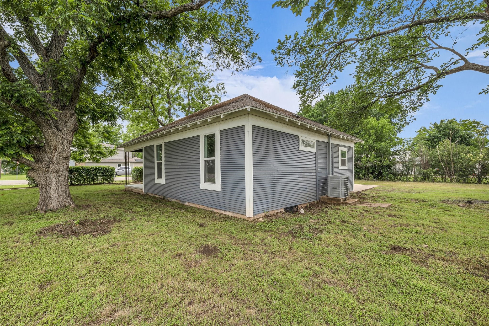 620 Washington Street Mcgregor TX 76657