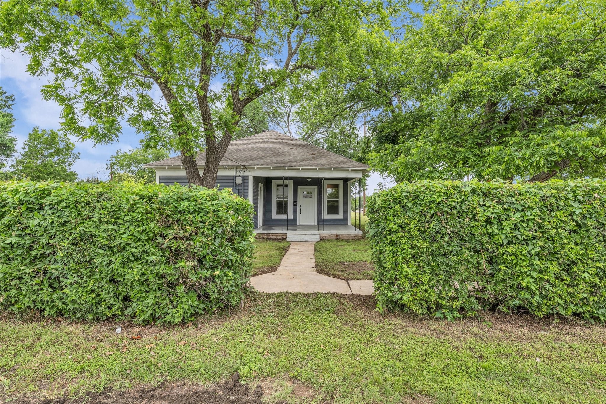 620 Washington Street Mcgregor TX 76657